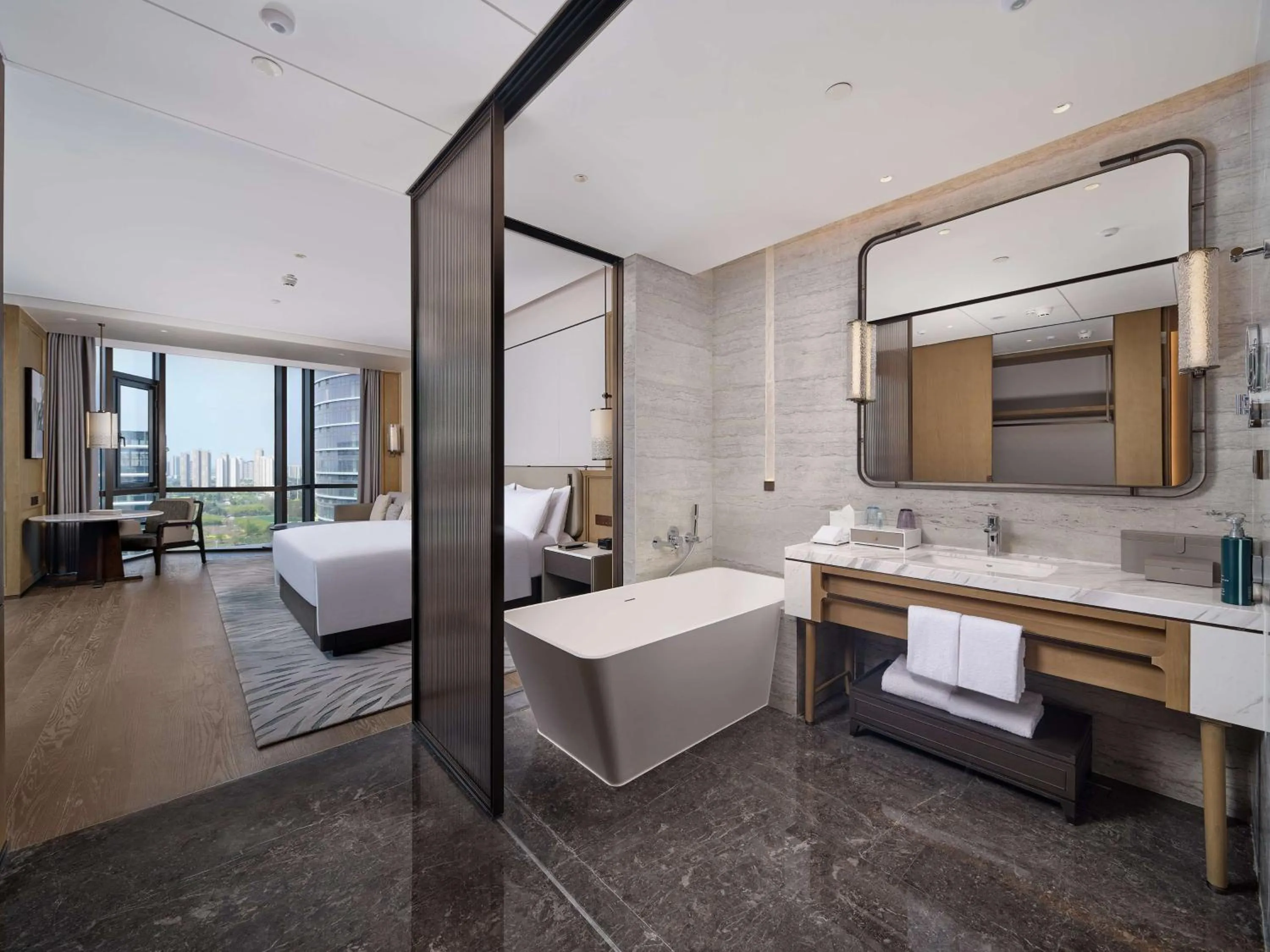 Bathroom, Bed in Hilton Jiashan