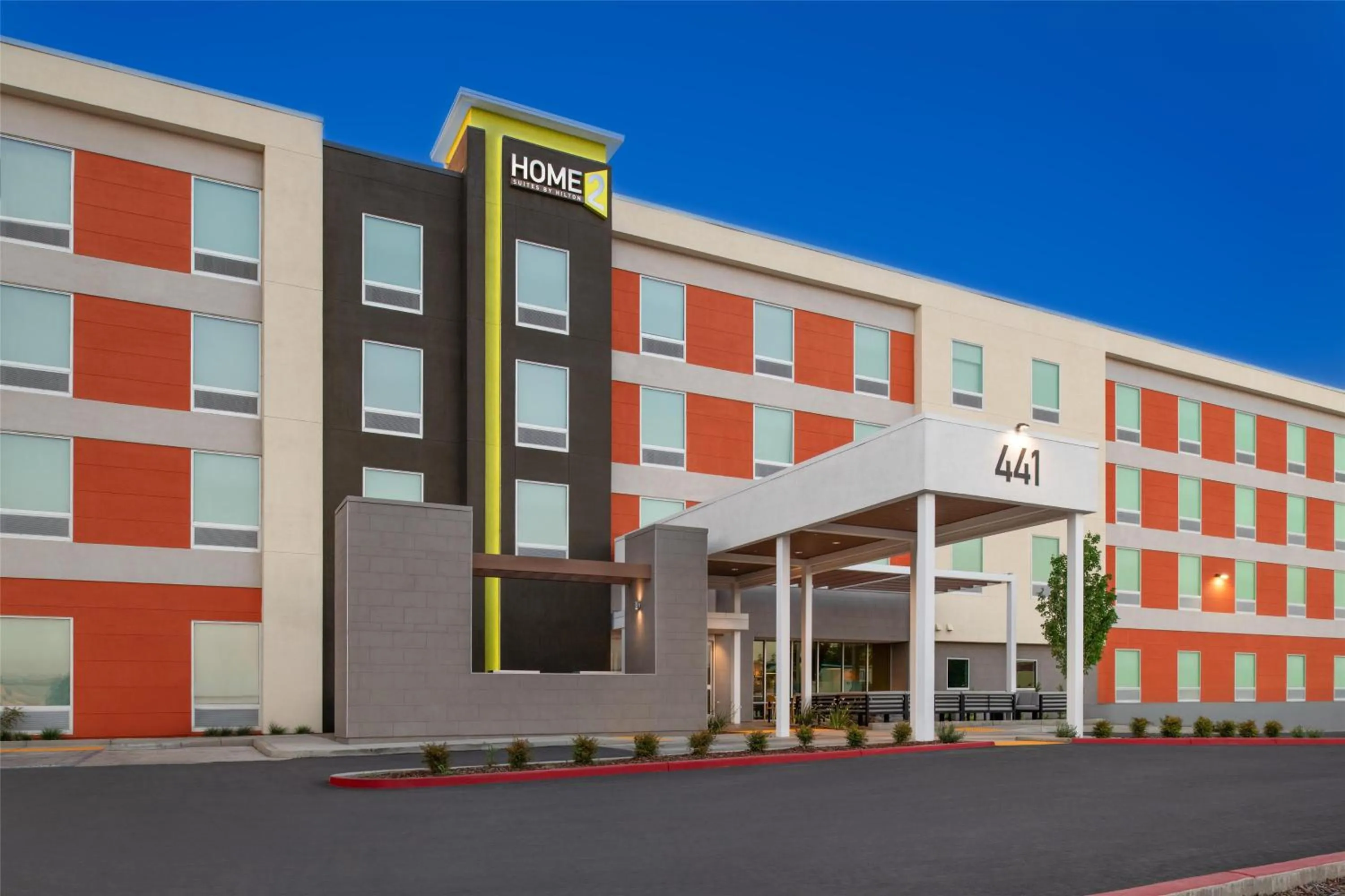 Property building in Home2 Suites By Hilton Woodland Sacramento