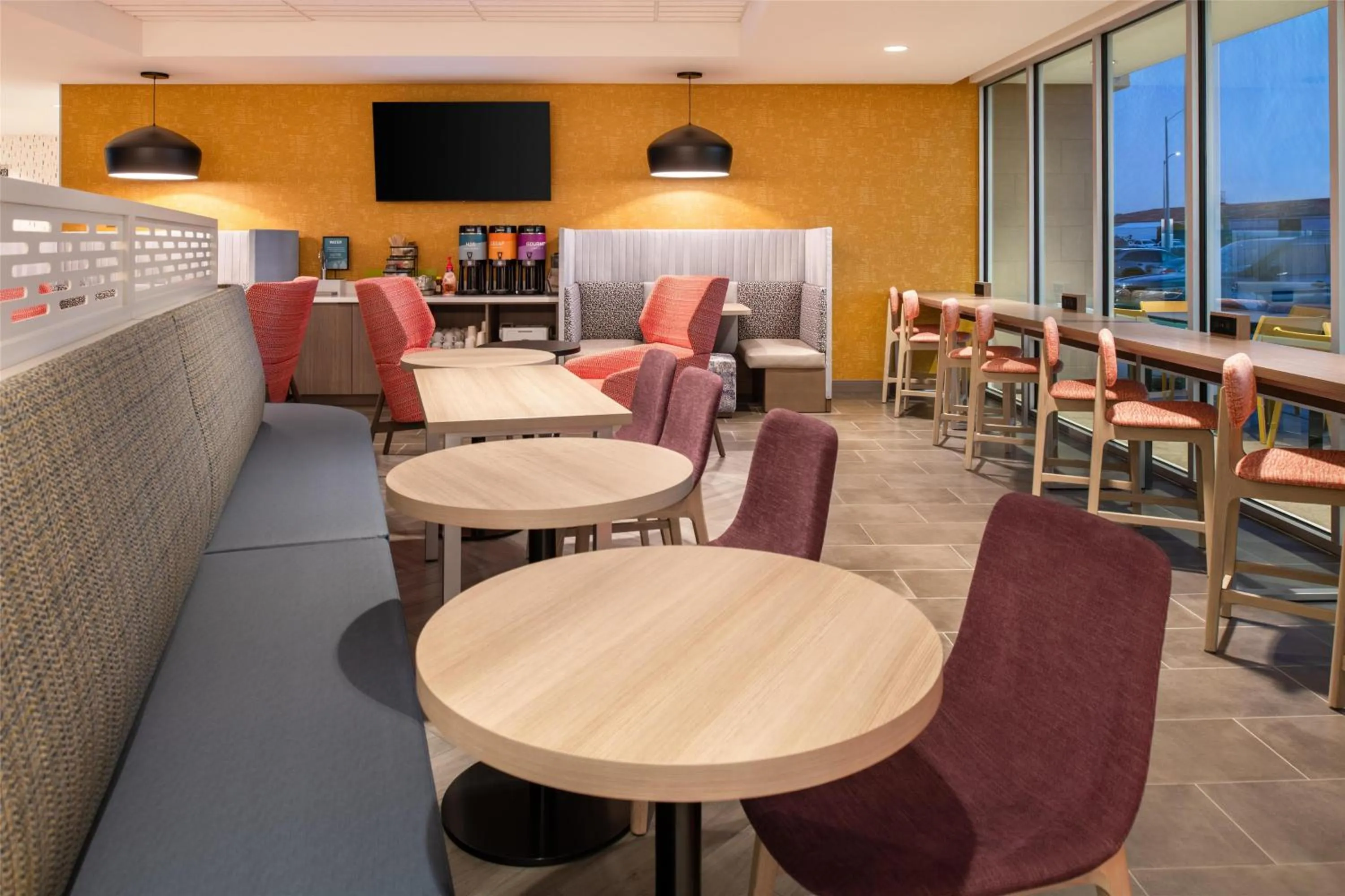 Lobby or reception in Home2 Suites By Hilton Woodland Sacramento