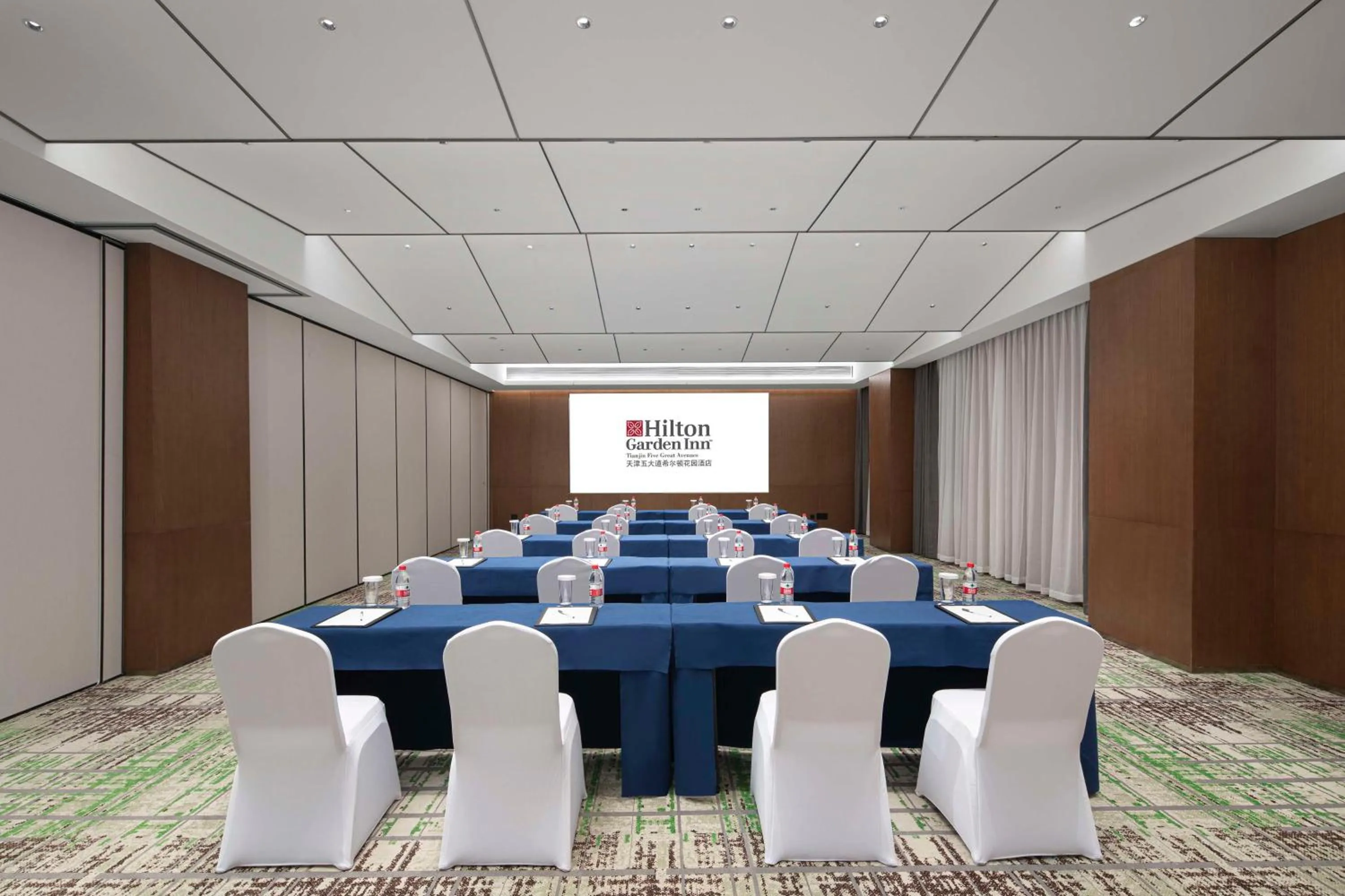 Meeting/conference room in Hilton Garden Inn Tianjin Five Great Avenues