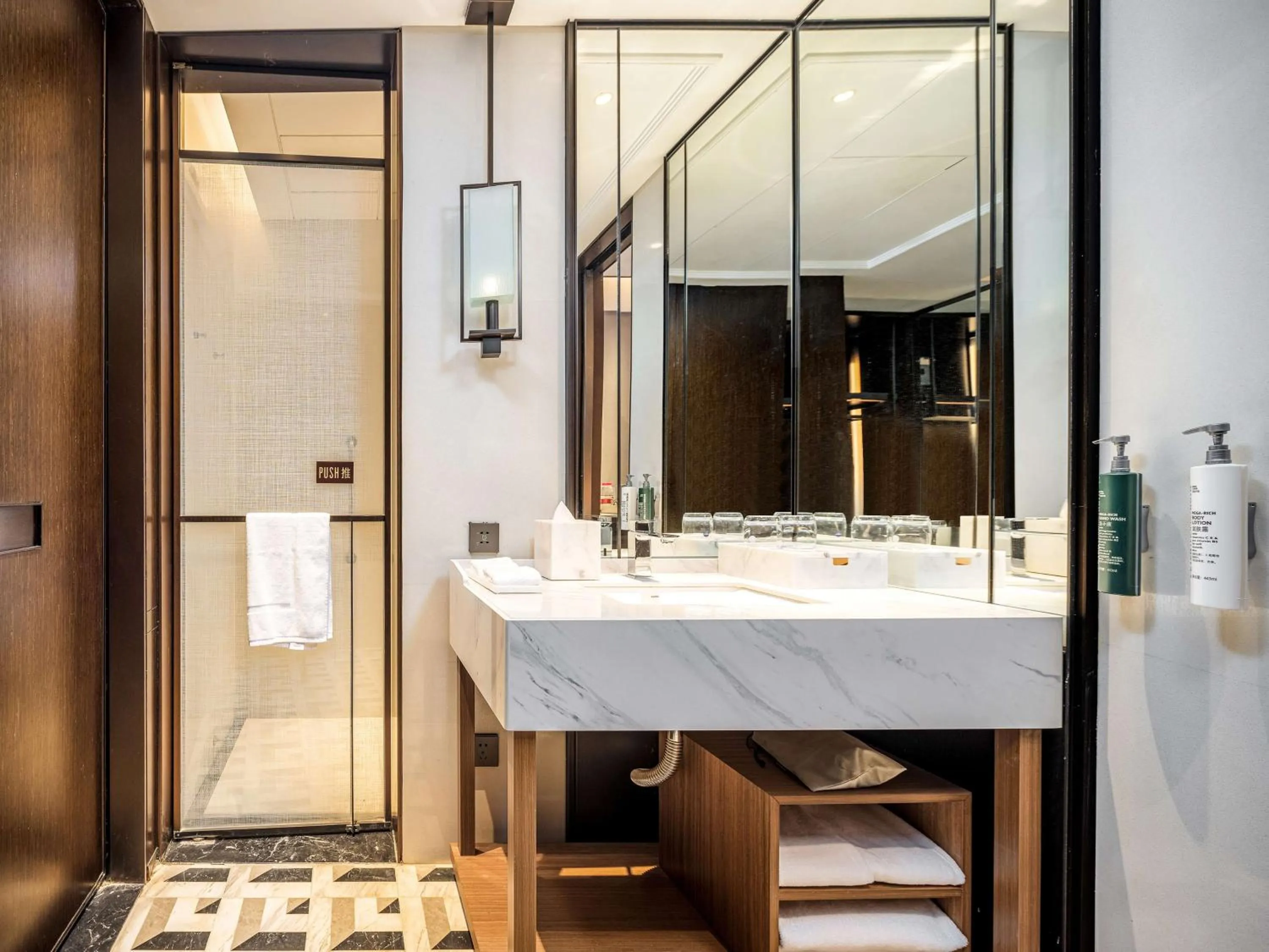 Bathroom in Hilton Garden Inn Beijing Guomao