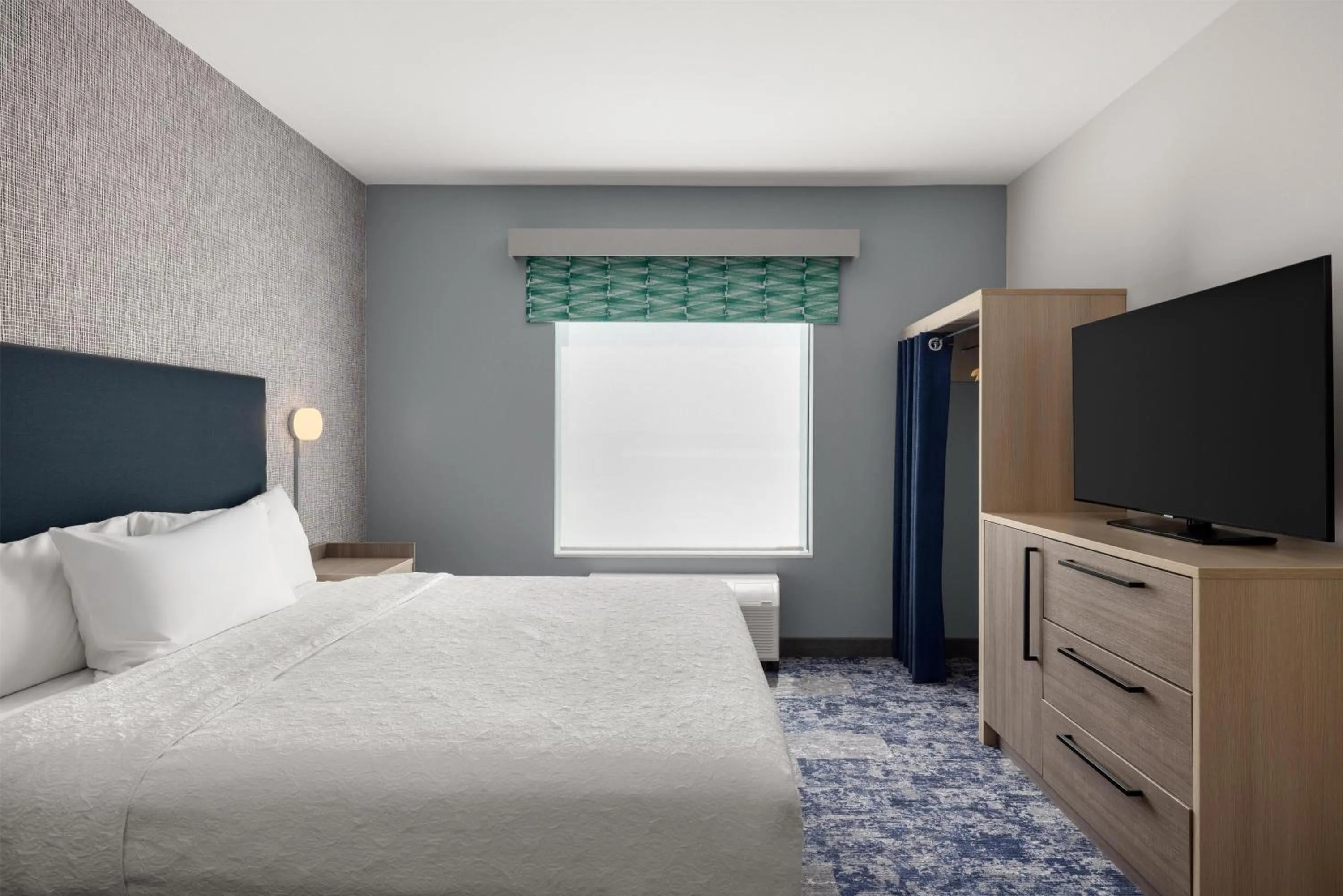 Bed in Home2 Suites By Hilton Fort Worth Lake Worth