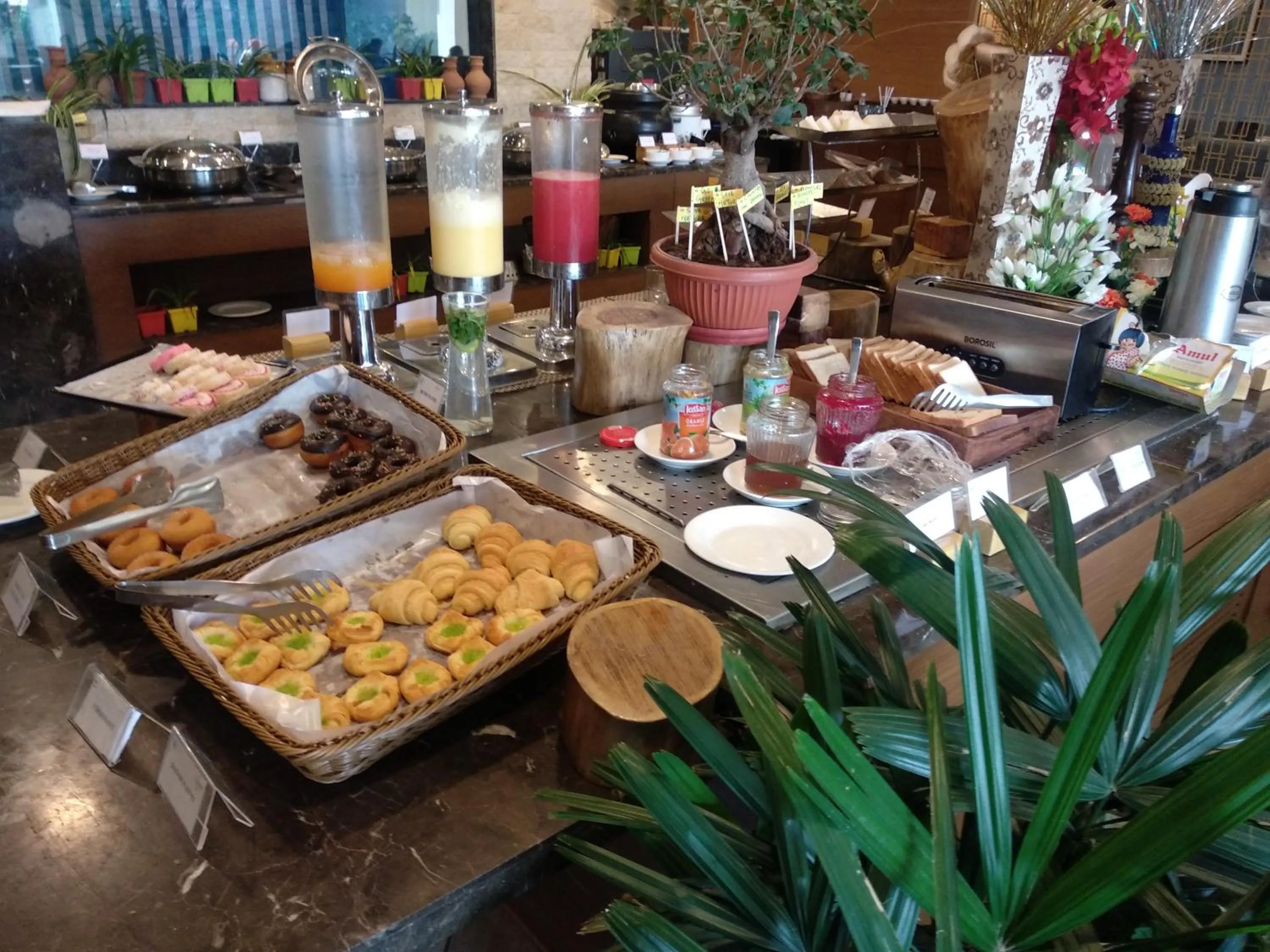 Breakfast in Country Inn & Suites By Radisson Jammu