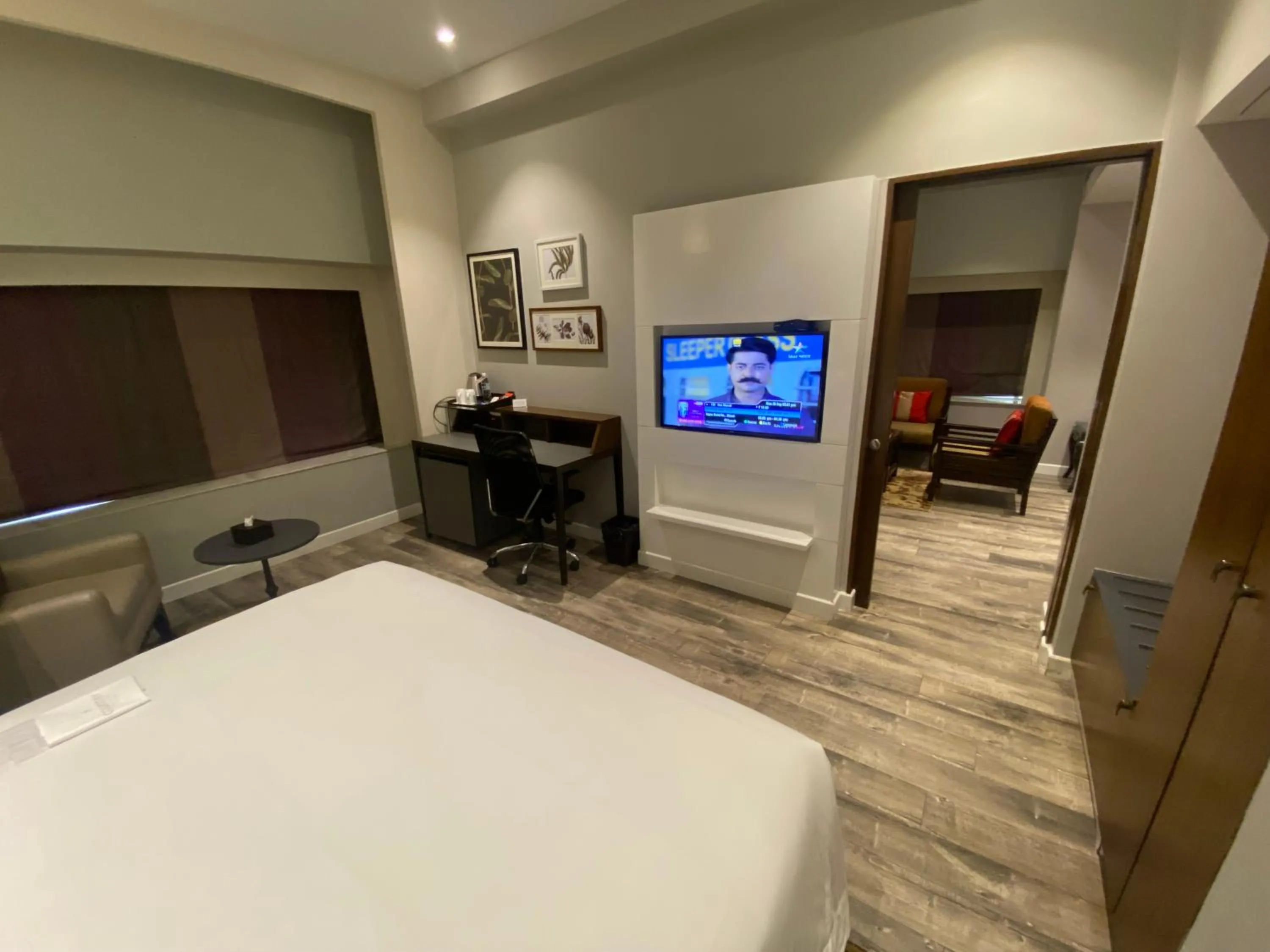 TV and multimedia, Bed in Country Inn & Suites By Radisson Jammu