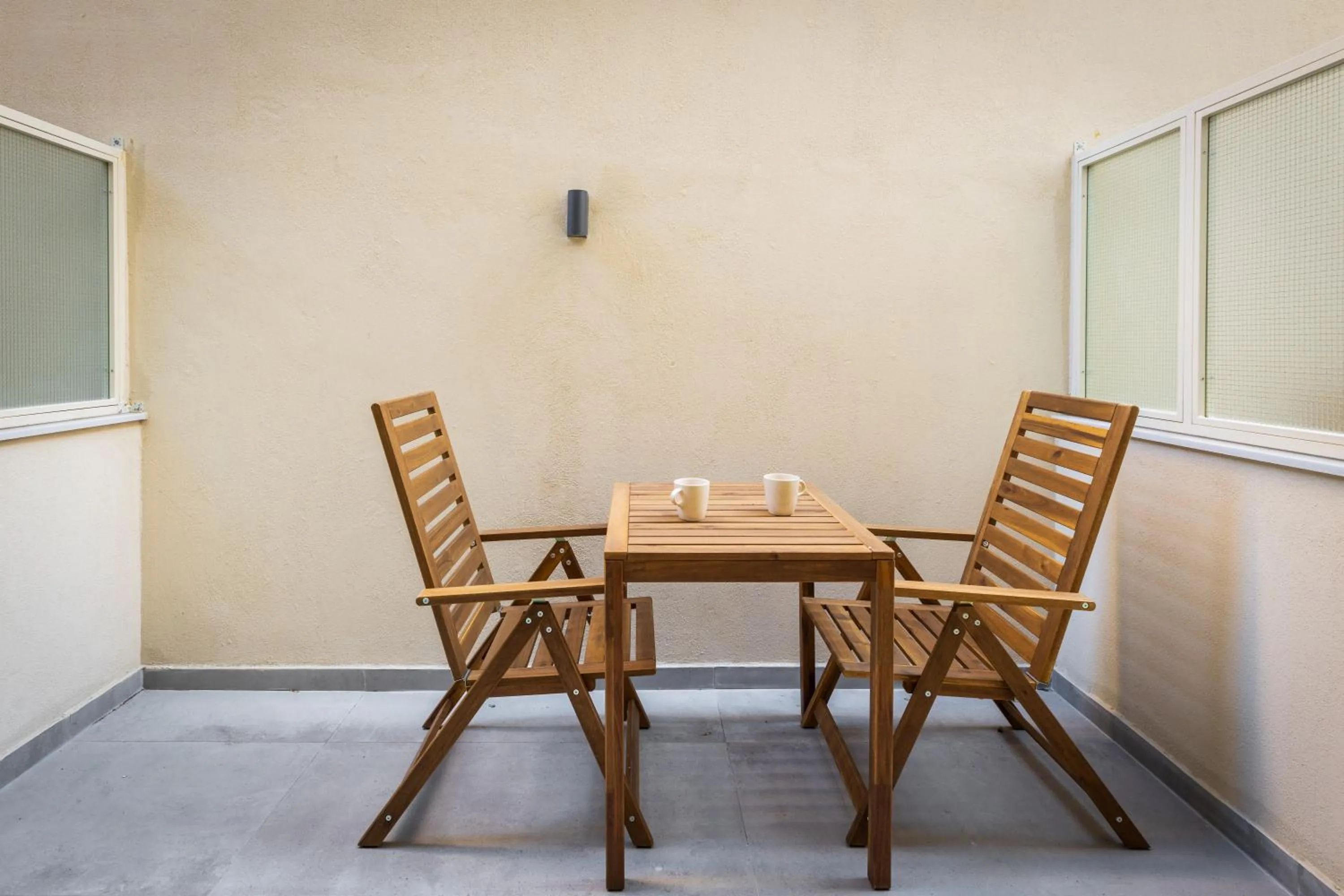 Balcony/Terrace in Soho Harbor by halu!