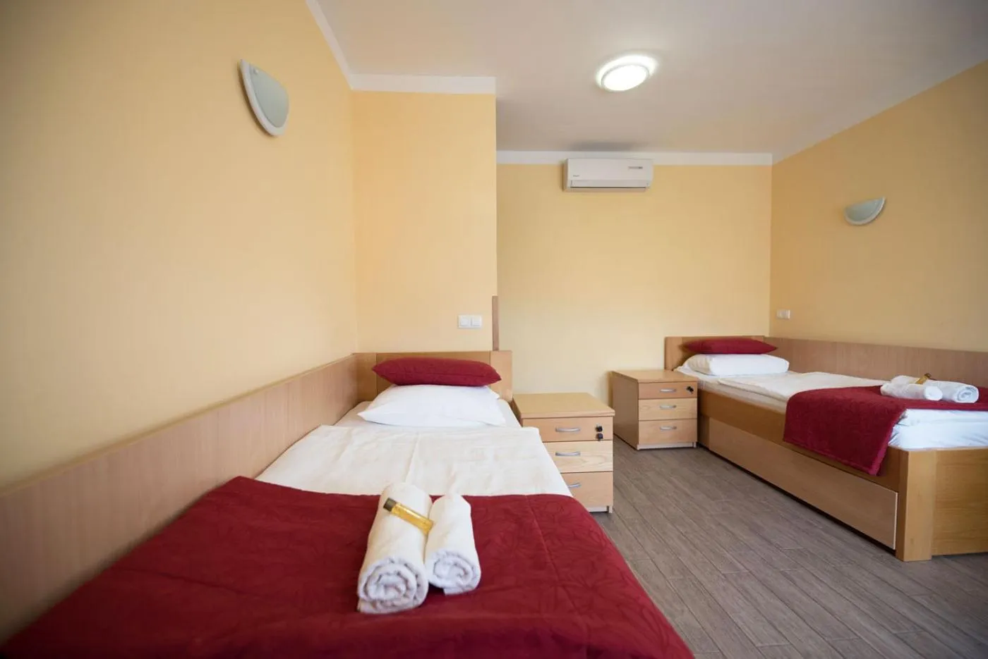 Photo of the whole room, Bed in S Hotel