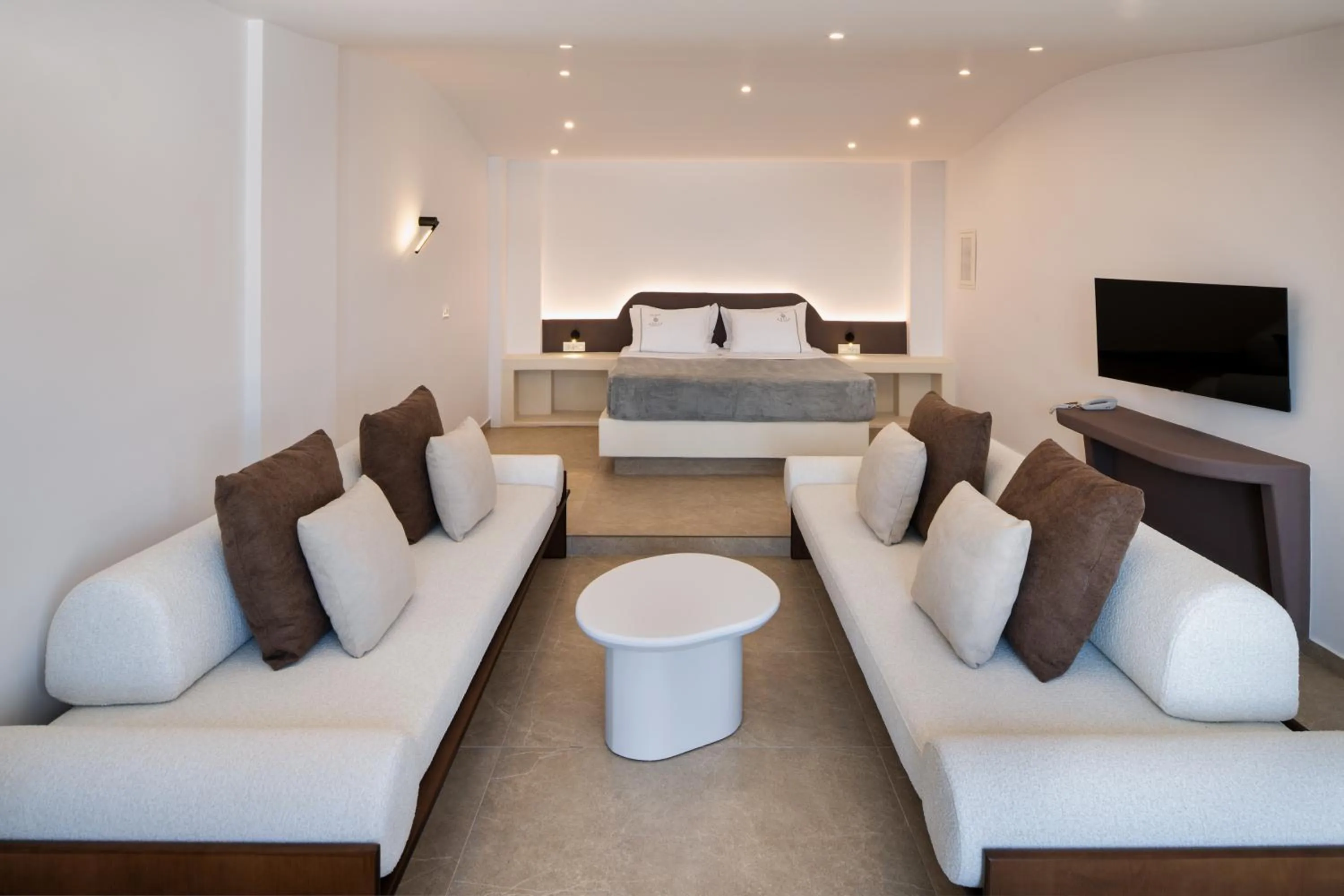 Living room, Bed in Aelia Thalassa