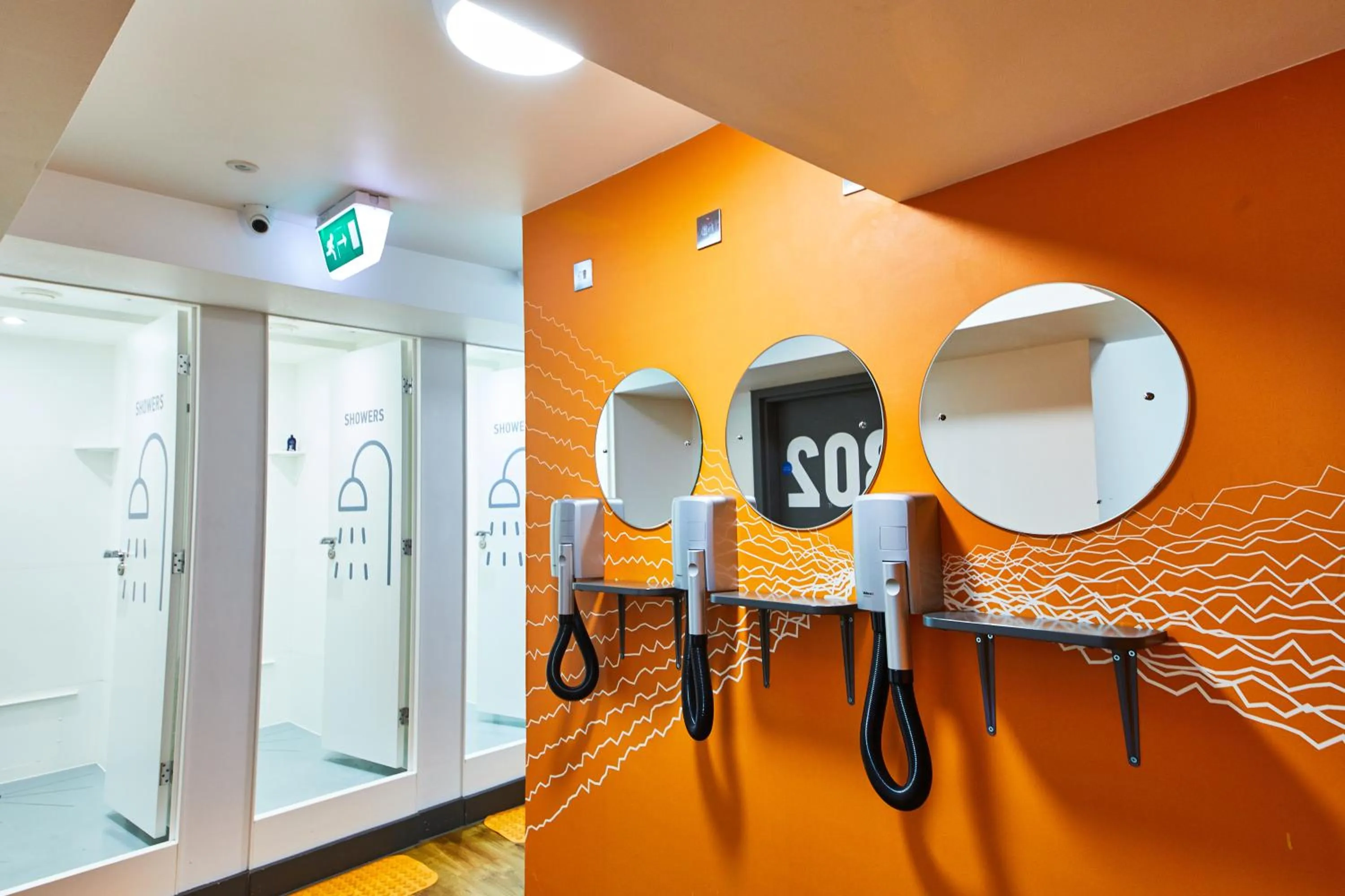 Bathroom in St Christopher's Inn London Bridge - Oasis Female Only