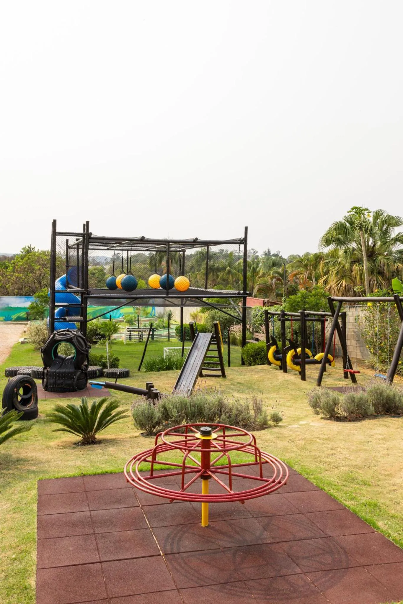 Children play ground in Valinhos Plaza Hotel