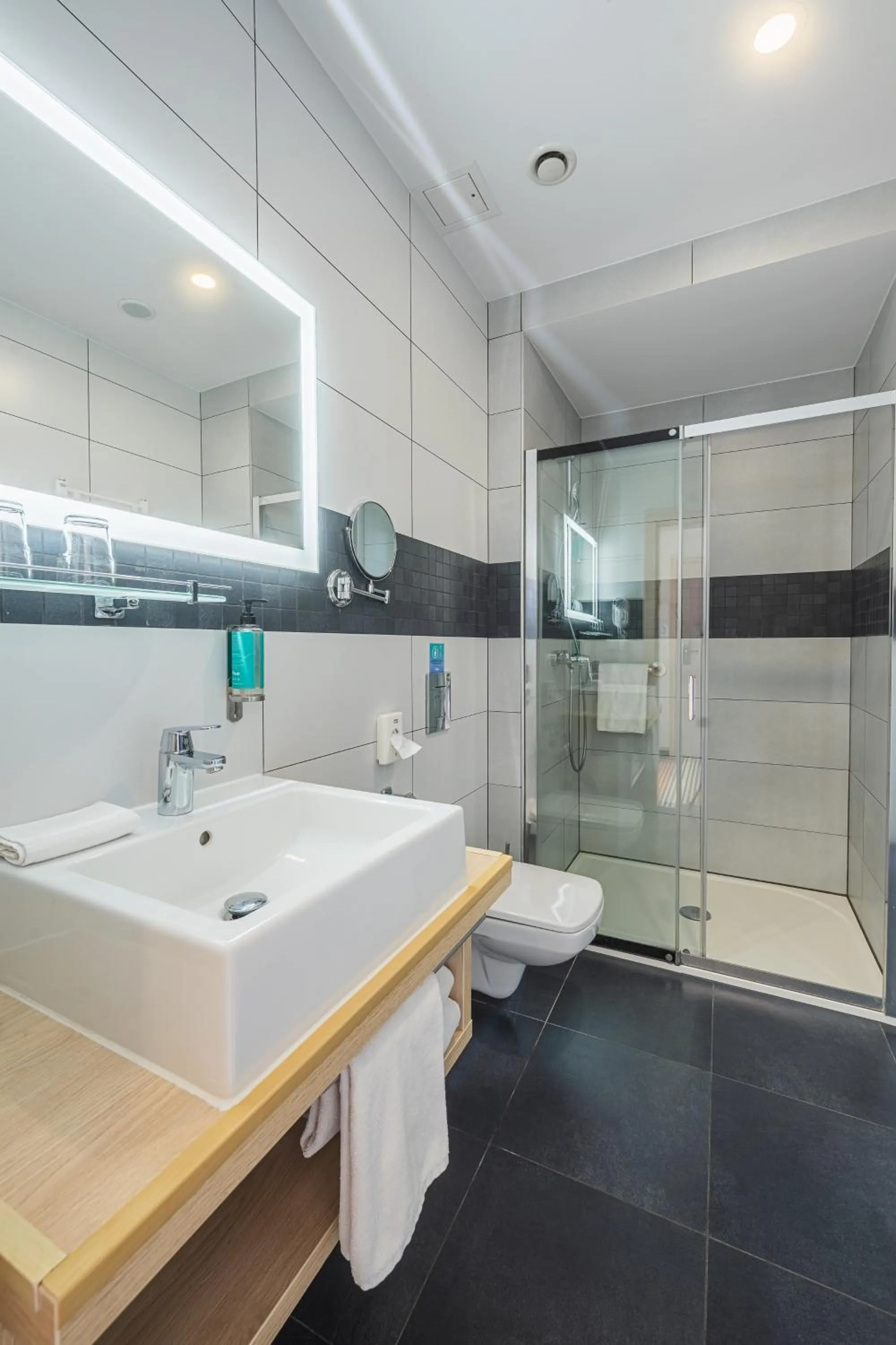 Shower in Stay inn Hotel Gdańsk