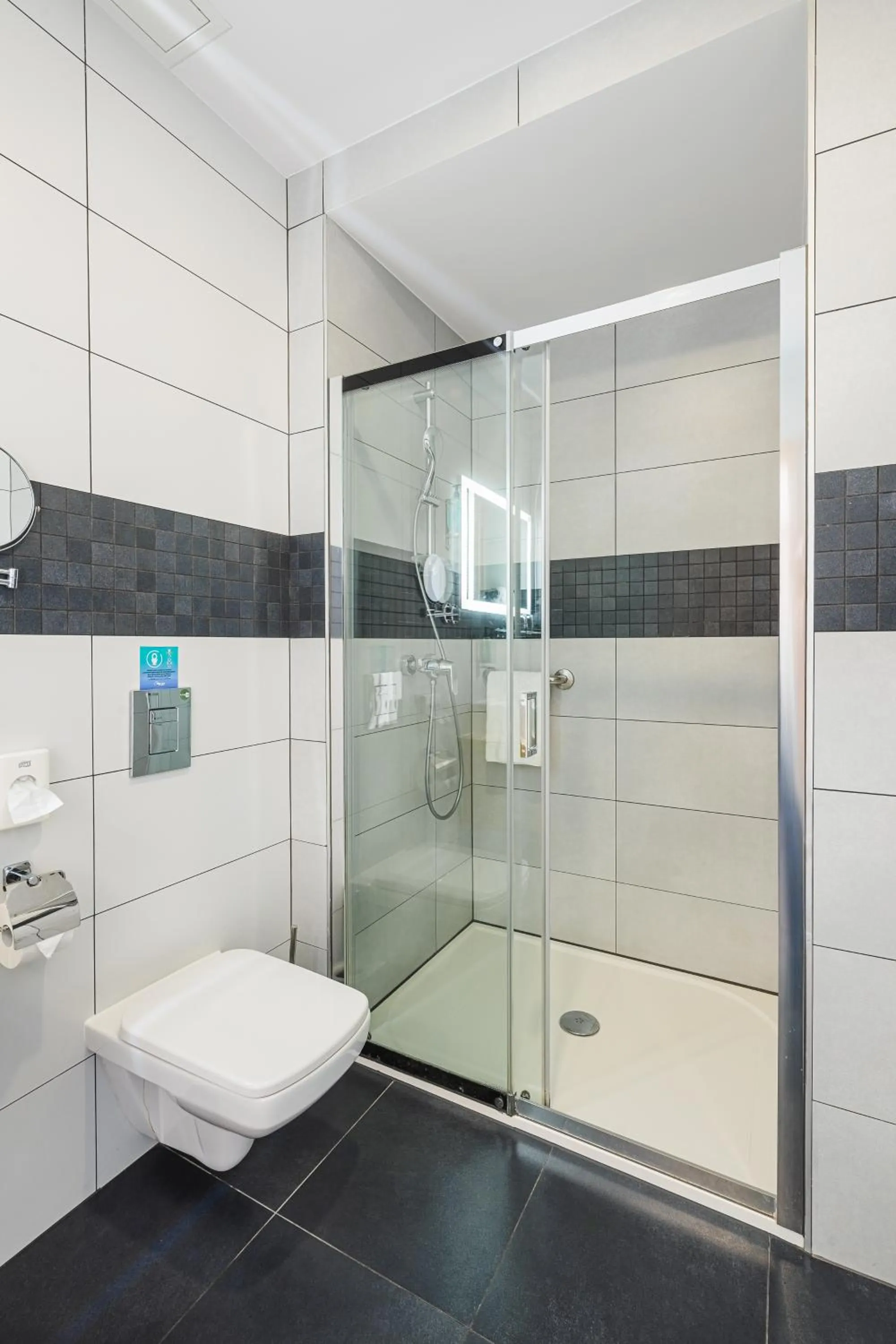 Toilet in Stay inn Hotel Gdańsk