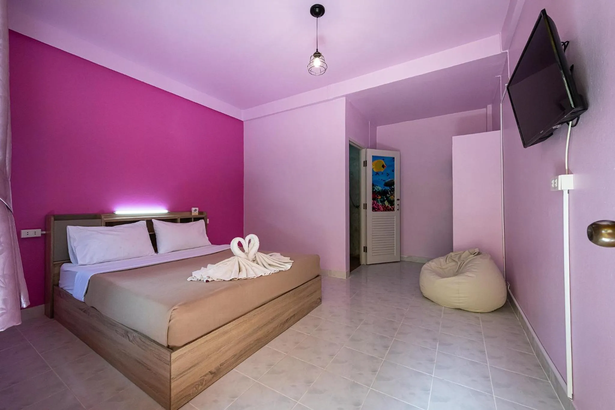 Photo of the whole room, Bed in myPatong Social Hostel