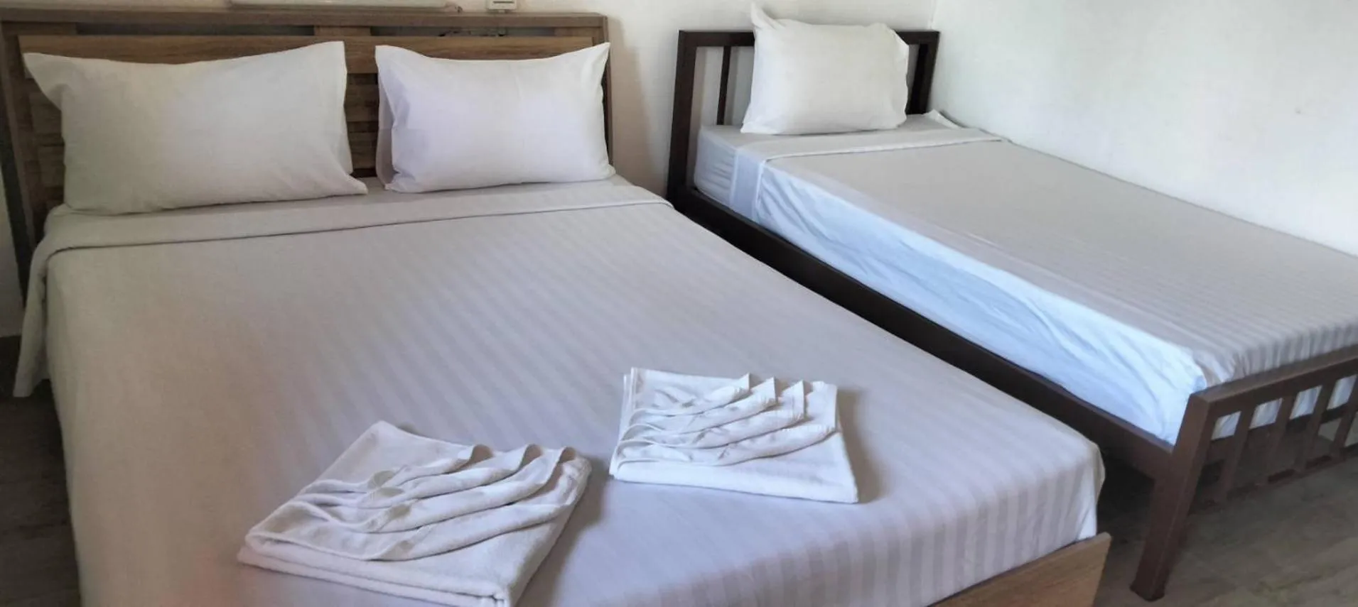 Bedroom, Bed in myPatong Social Hostel