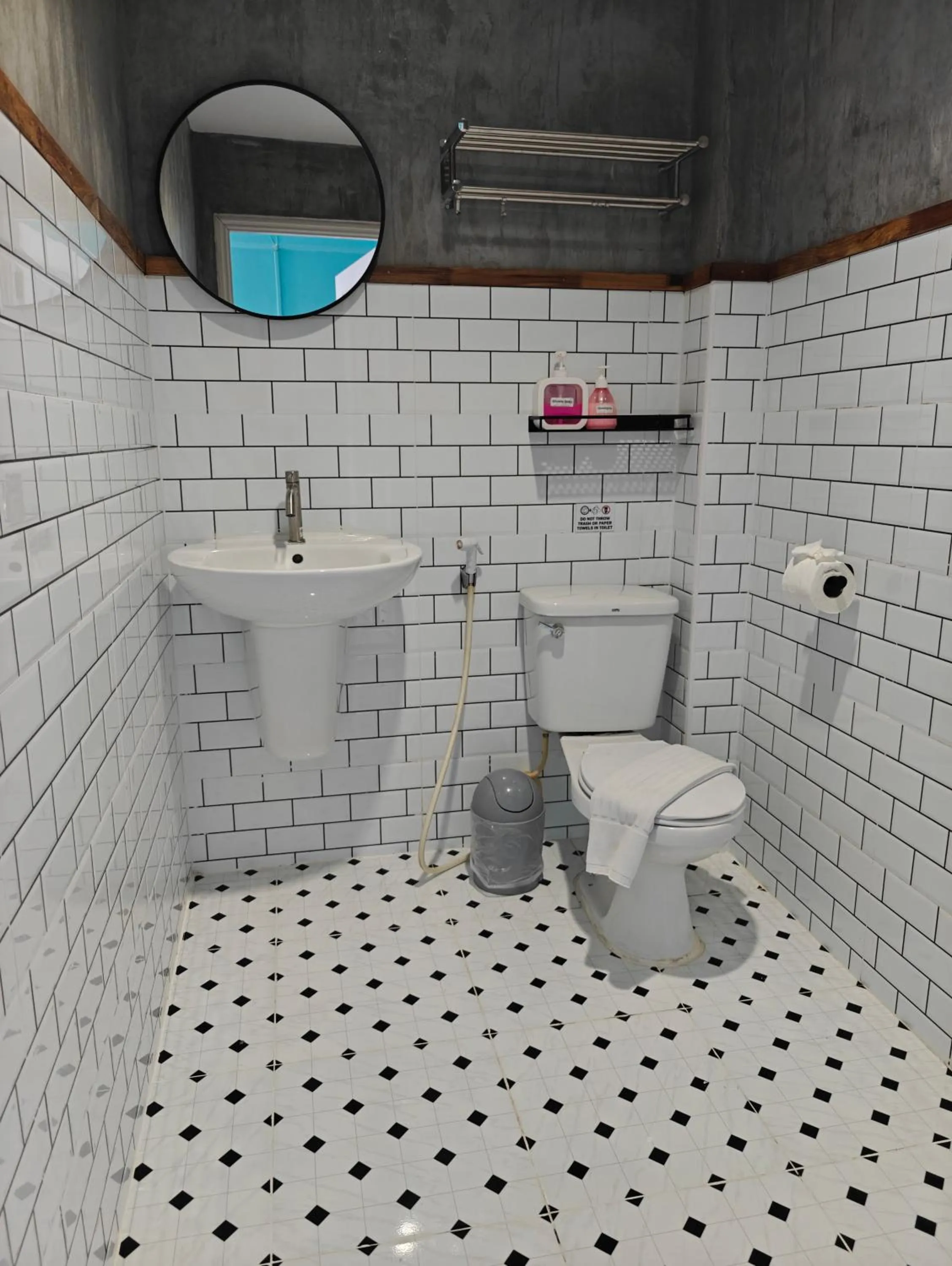 Toilet in myPatong Social Hostel