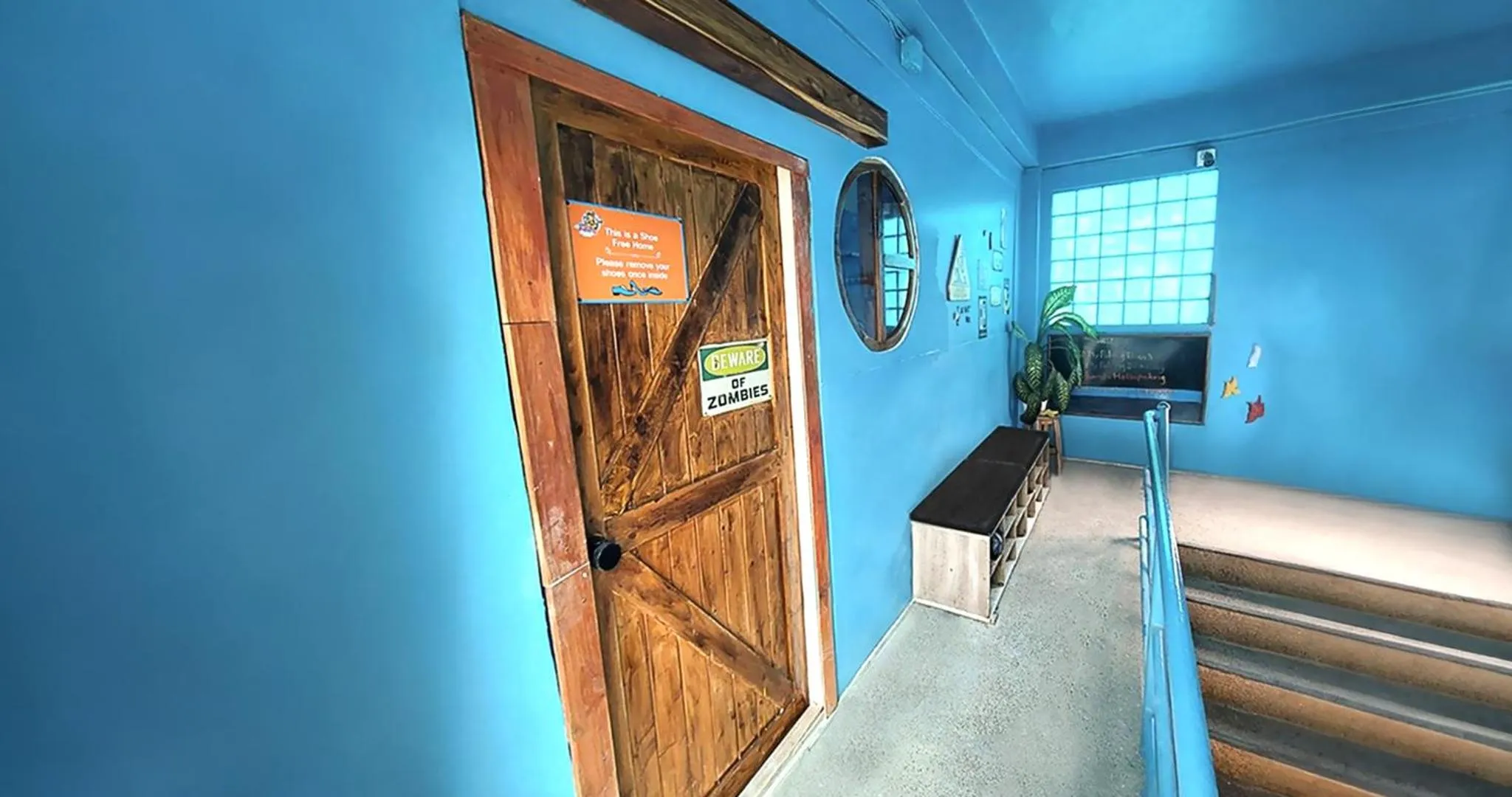 Facade/entrance, Bed in myPatong Social Hostel