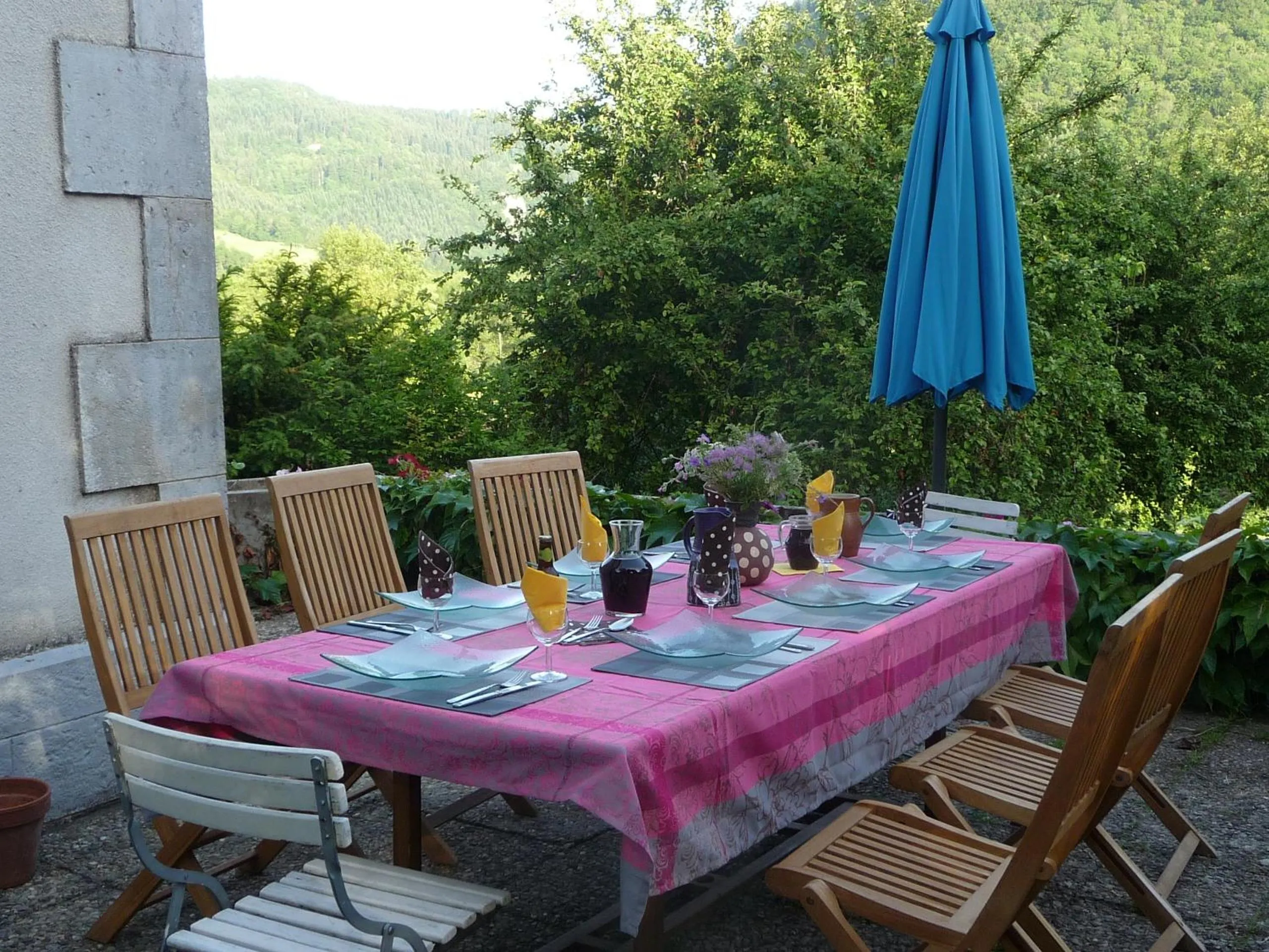 Continental breakfast in Résidence de Vaux