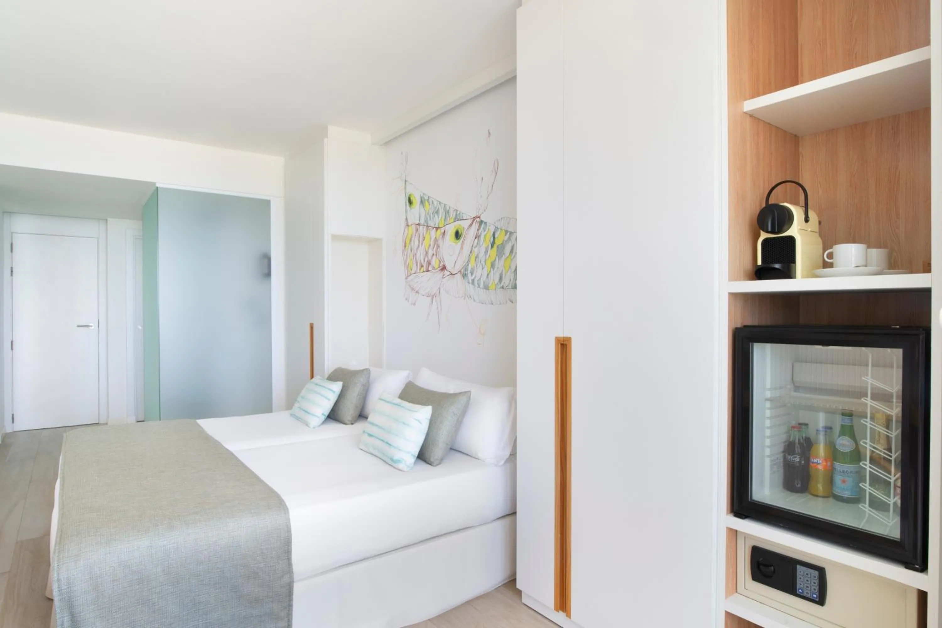 Bedroom, Bed in Iberostar Waves Bahía de Palma - Adults Only