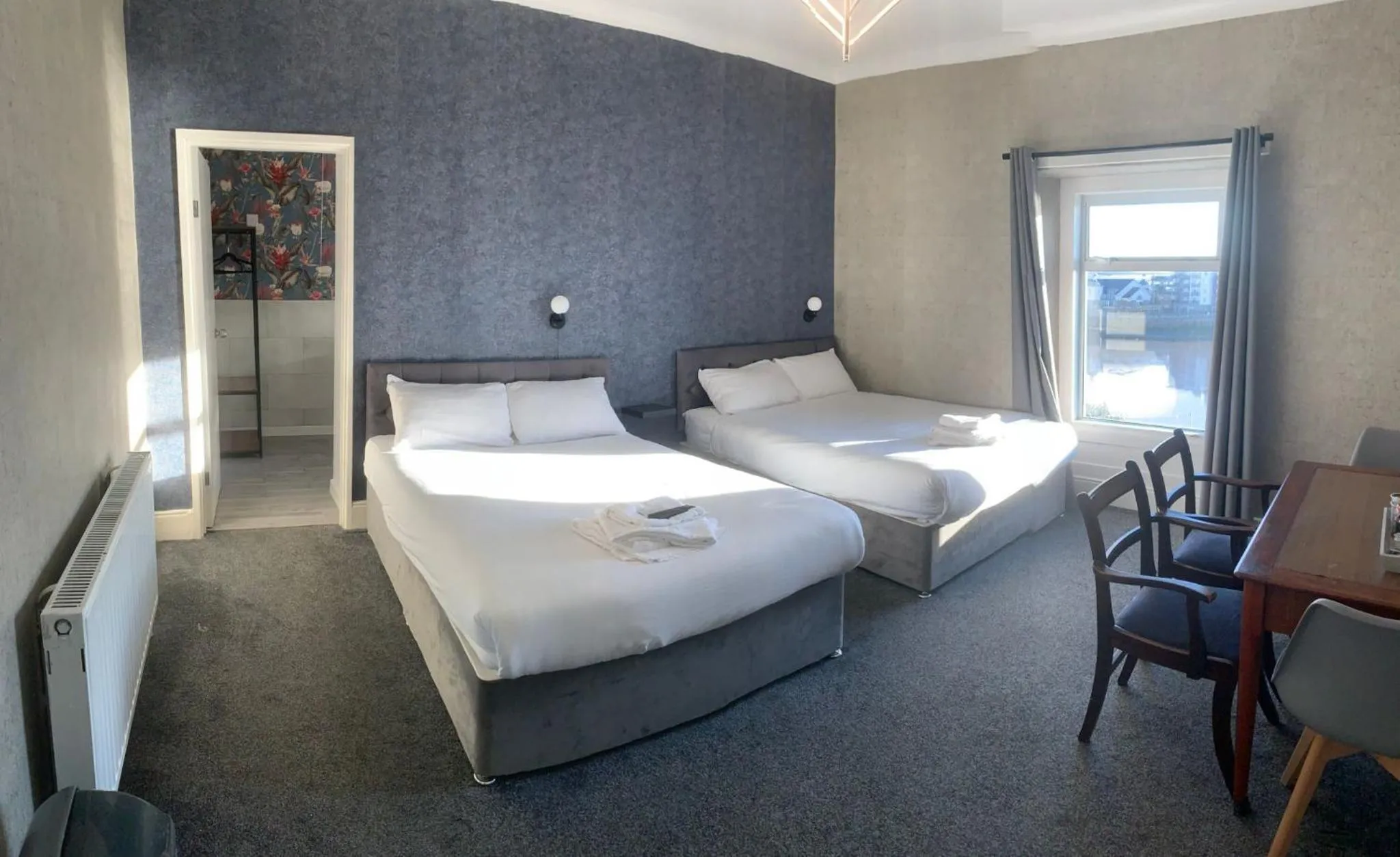 Bedroom, Bed in Savoy Hotel