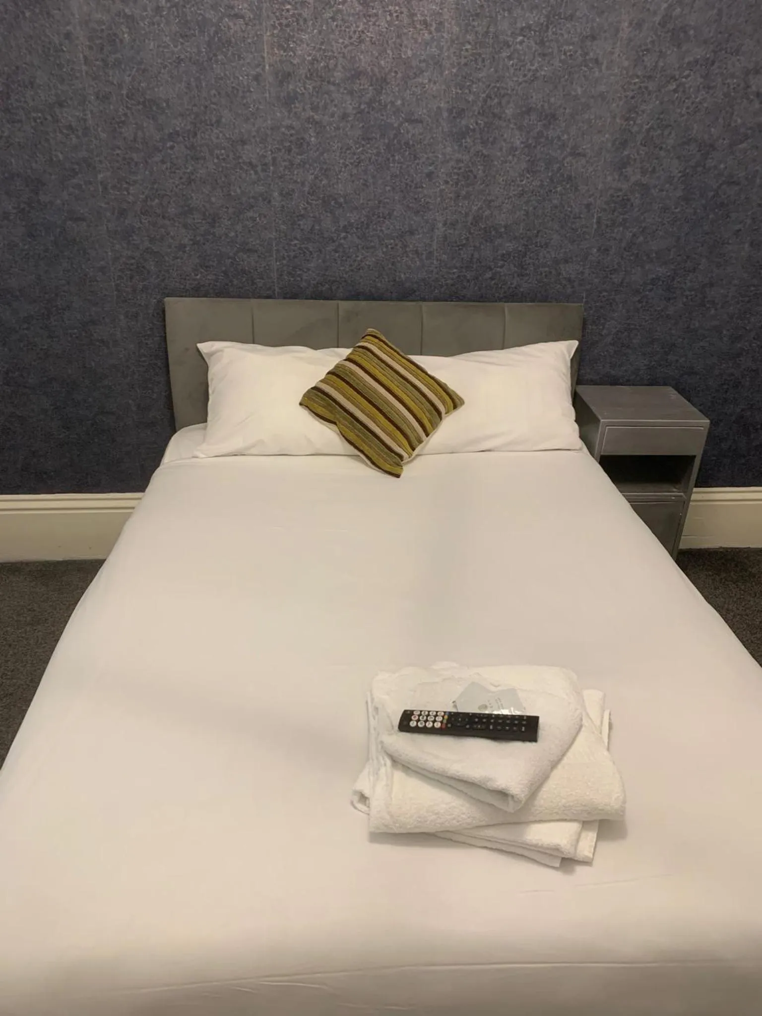 Bedroom, Bed in Savoy Hotel