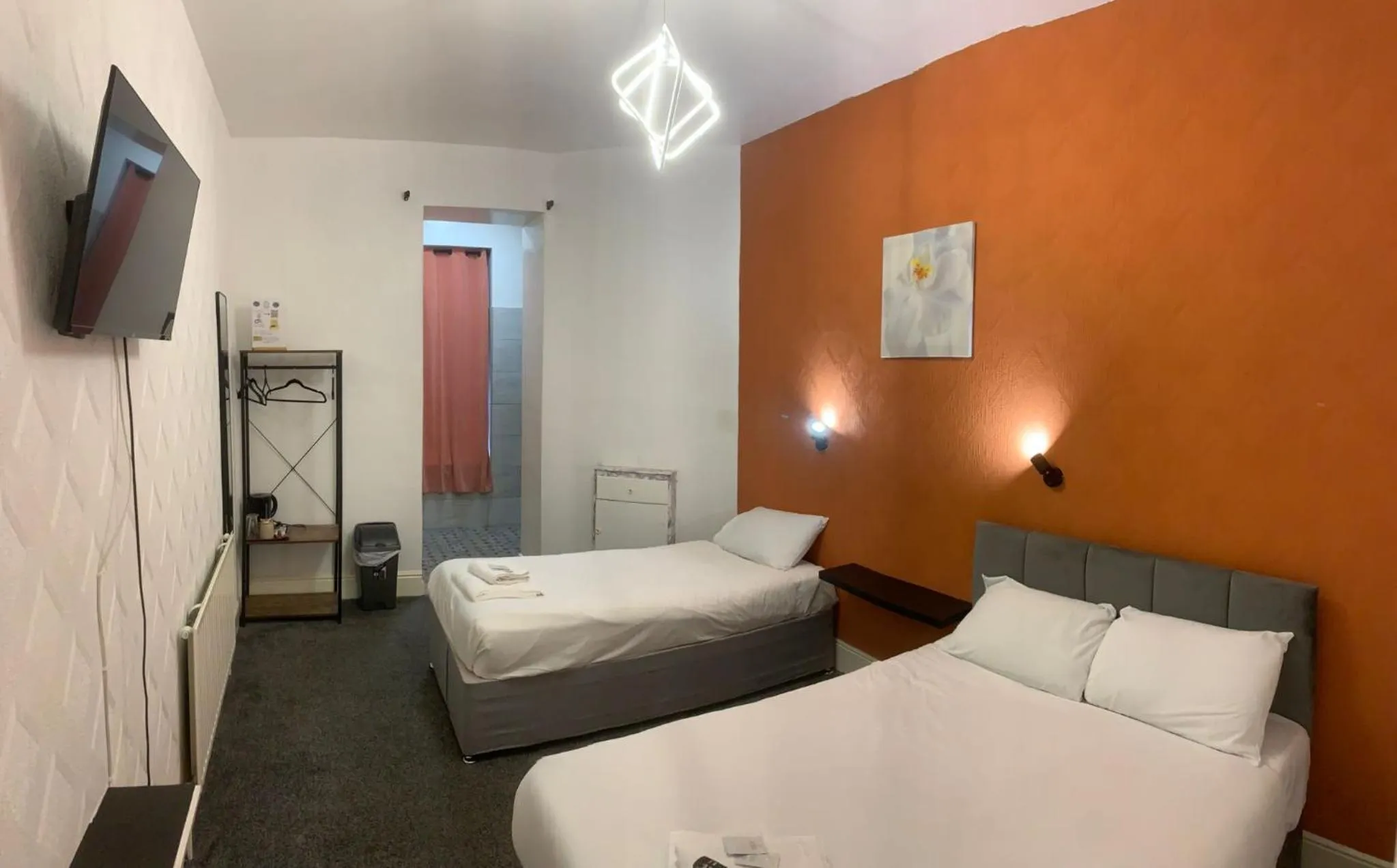 Bedroom, Bed in Savoy Hotel