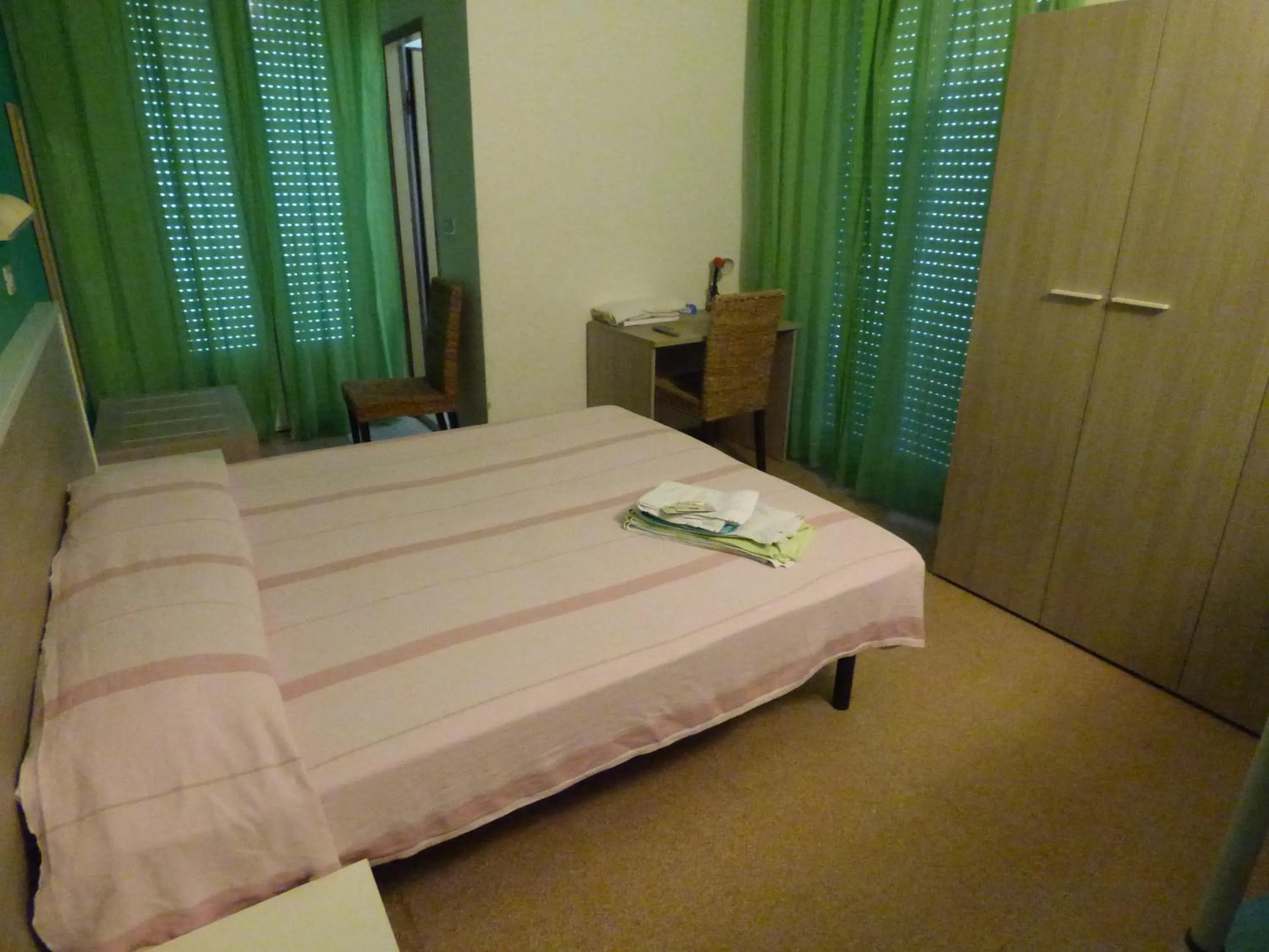 Photo of the whole room in Consul Hotel