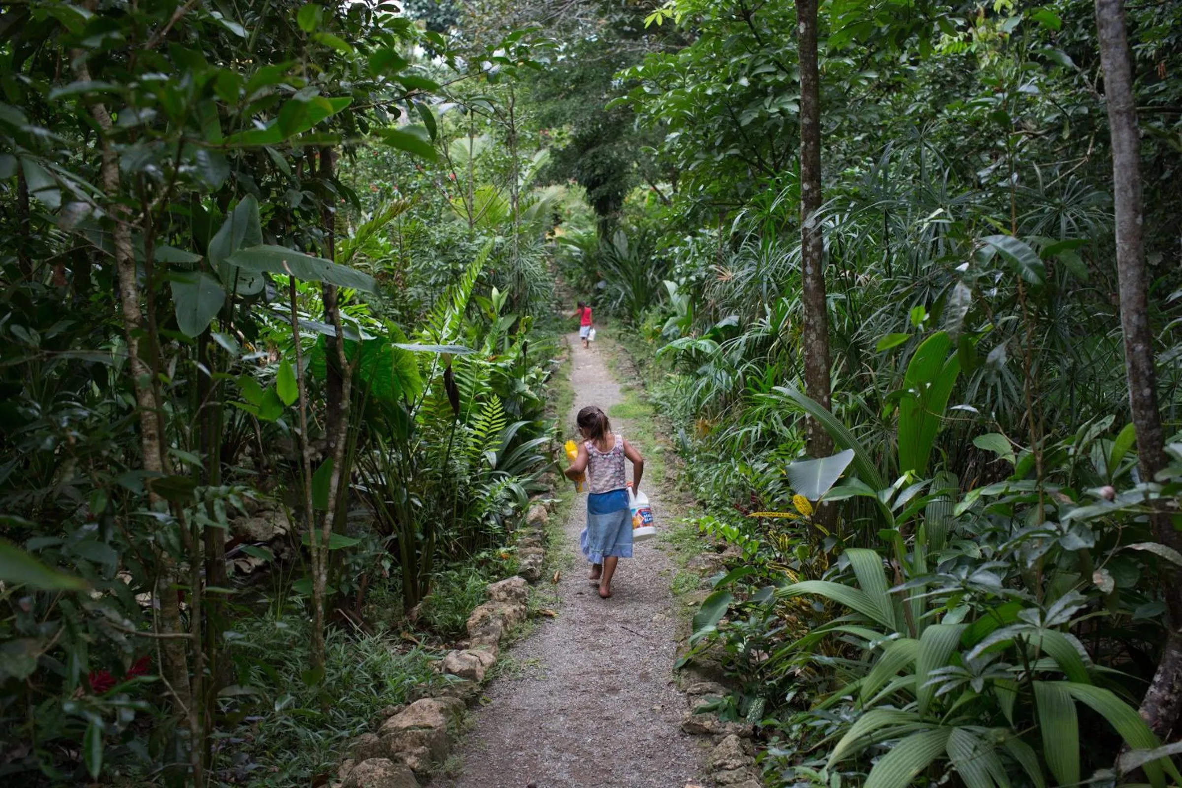 People in El Hotelito Perdido