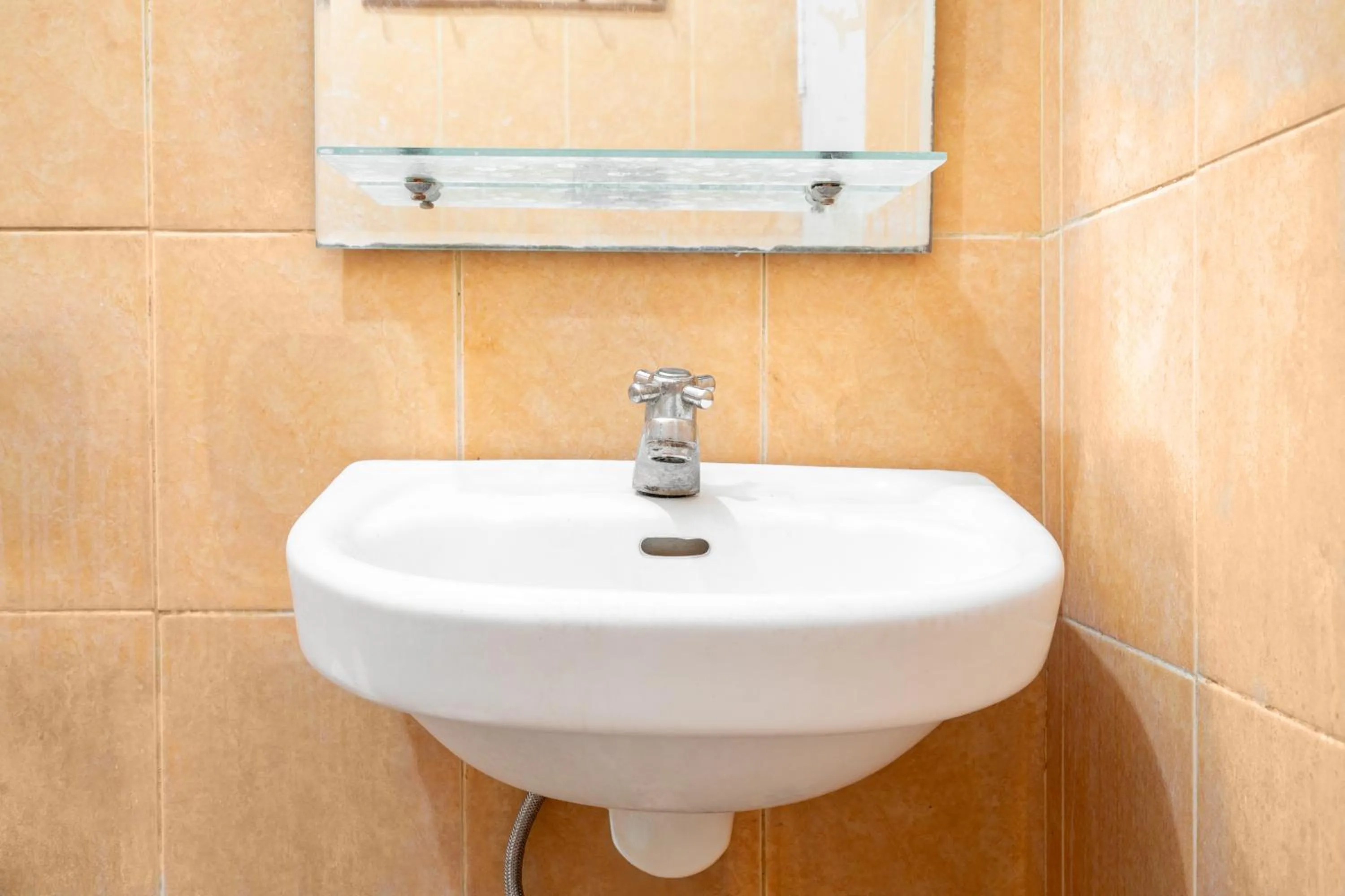 Bathroom in Rehat at Hotel Patradissa Stasiun Bandung