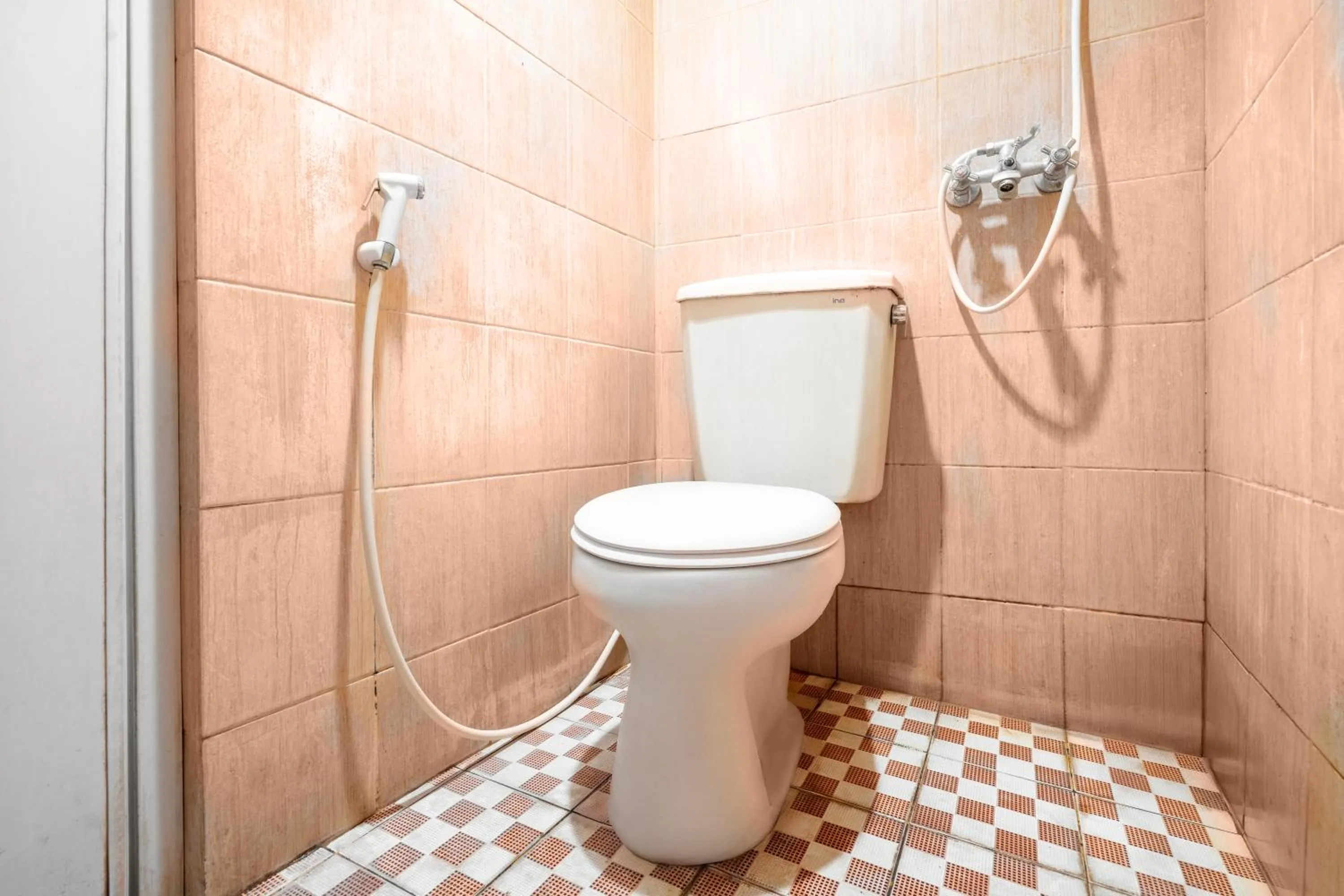 Toilet in Rehat at Hotel Patradissa Stasiun Bandung