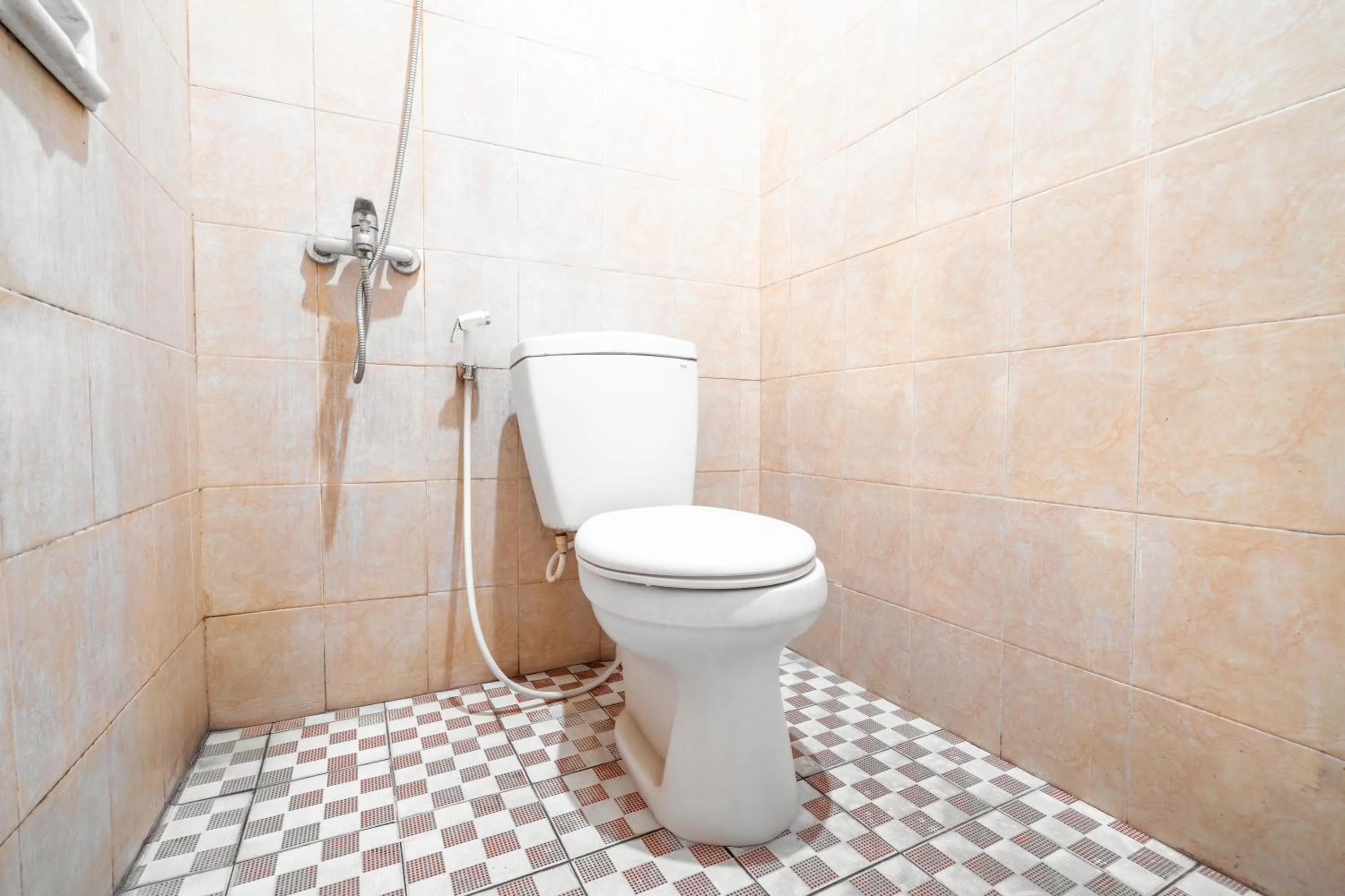 Toilet in Rehat at Hotel Patradissa Stasiun Bandung