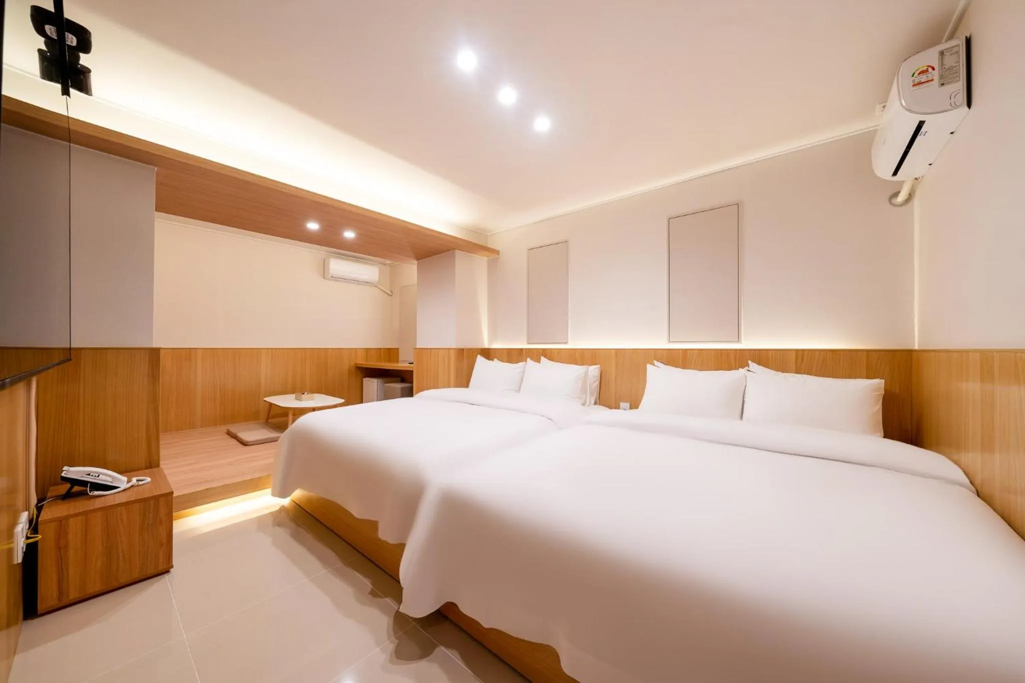 Bedroom, Bed in Jamsil Stay 509
