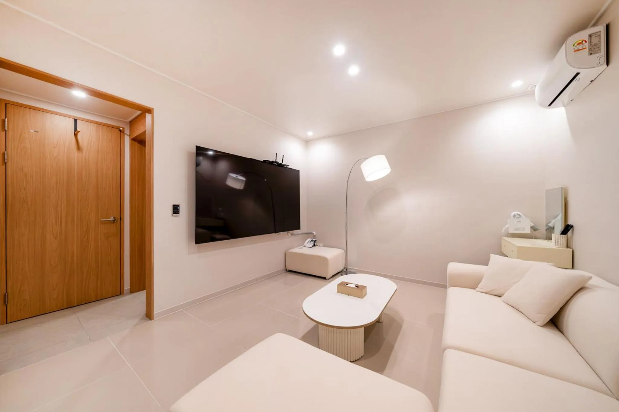 Bedroom in Jamsil Stay 509