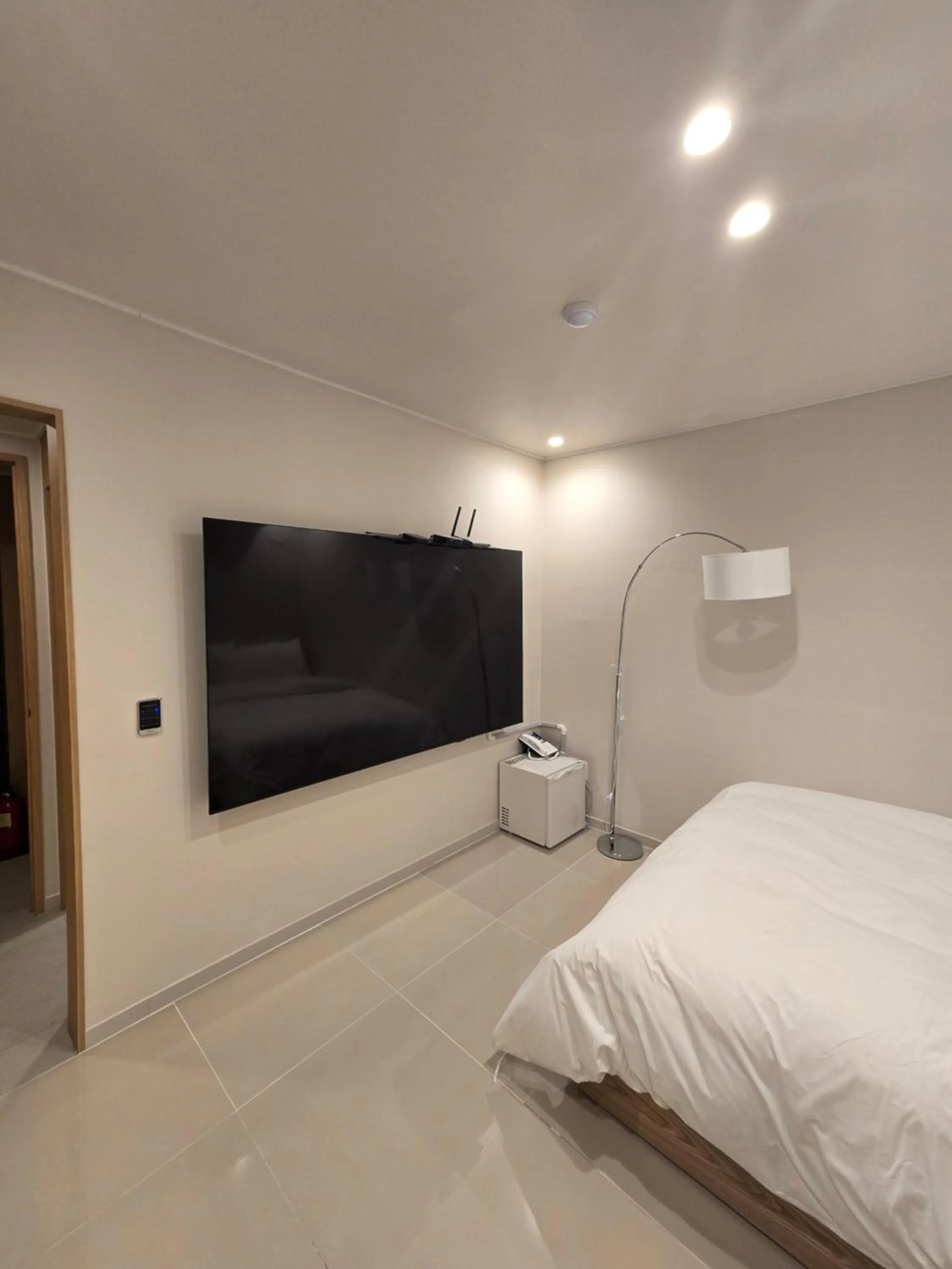 Bedroom, Bed in Jamsil Stay 509