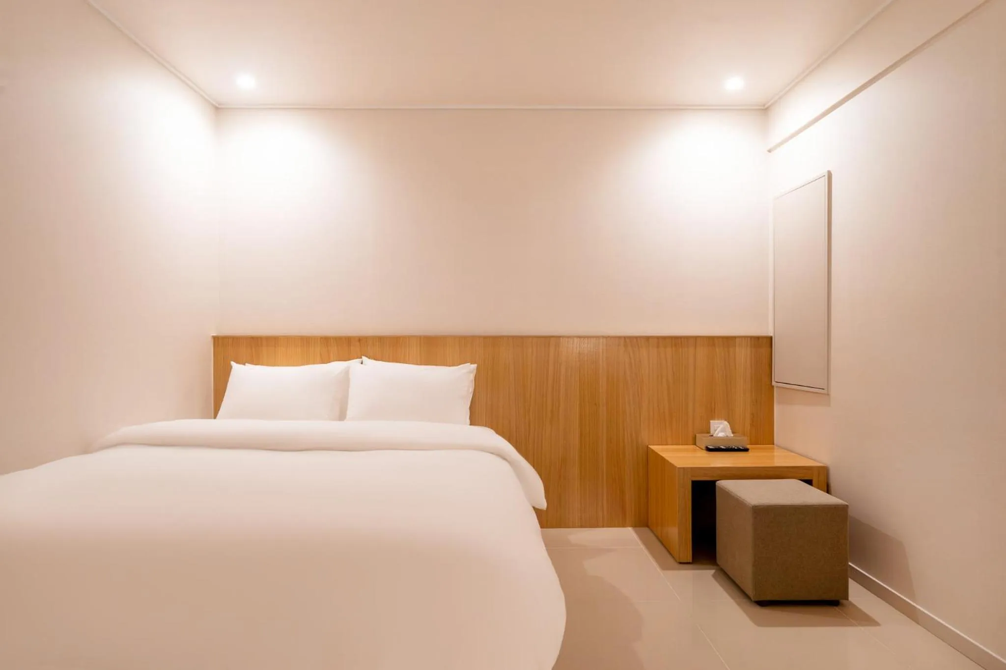 Bedroom, Bed in Jamsil Stay 509