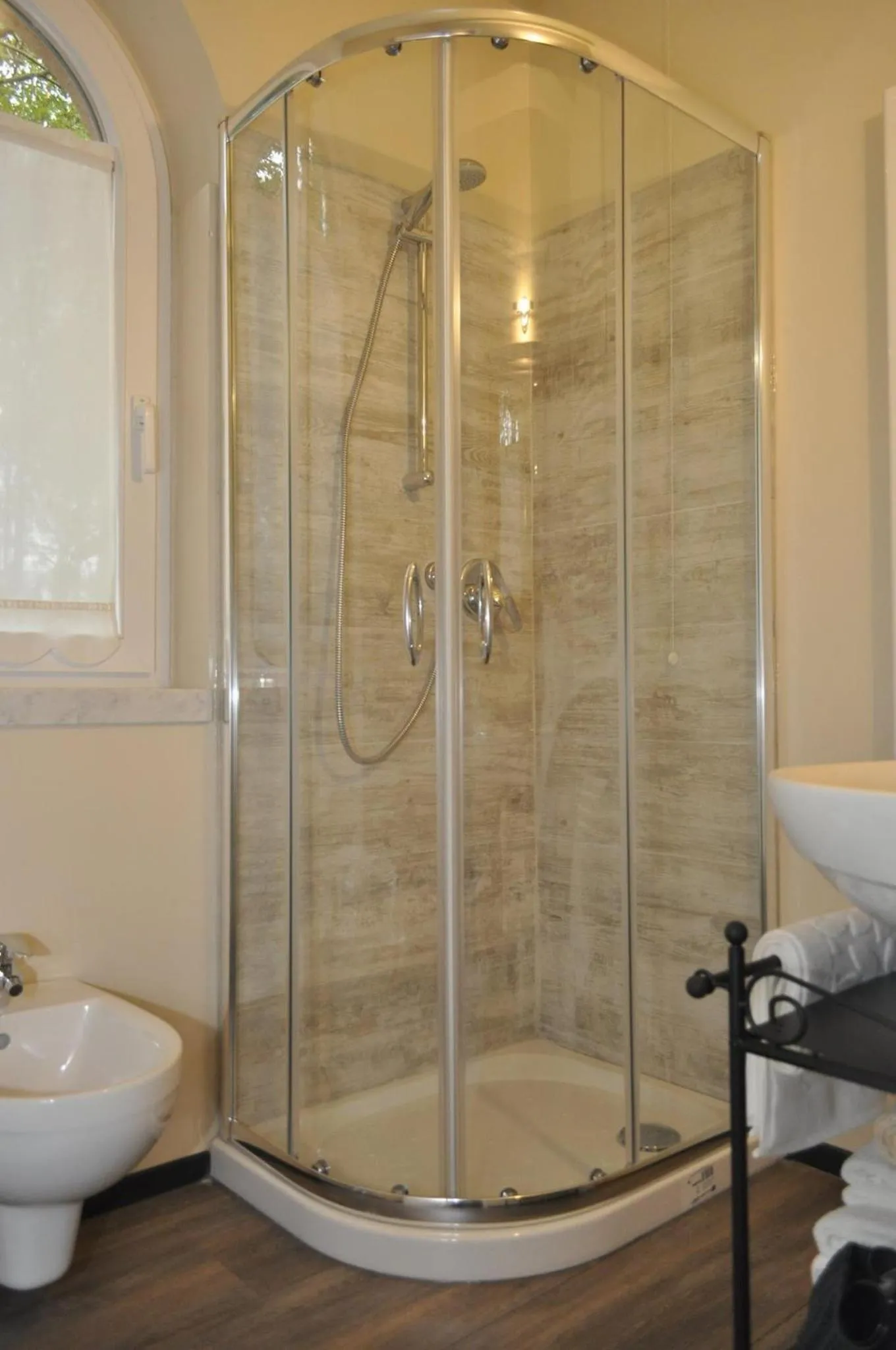 Shower in B&B Acquamarina
