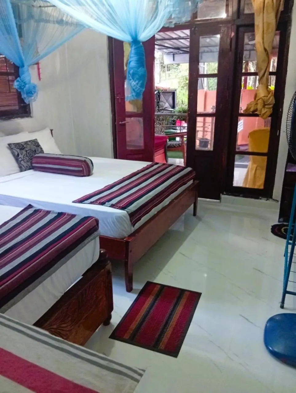 Bed in Ella Tunnel Corner Inn