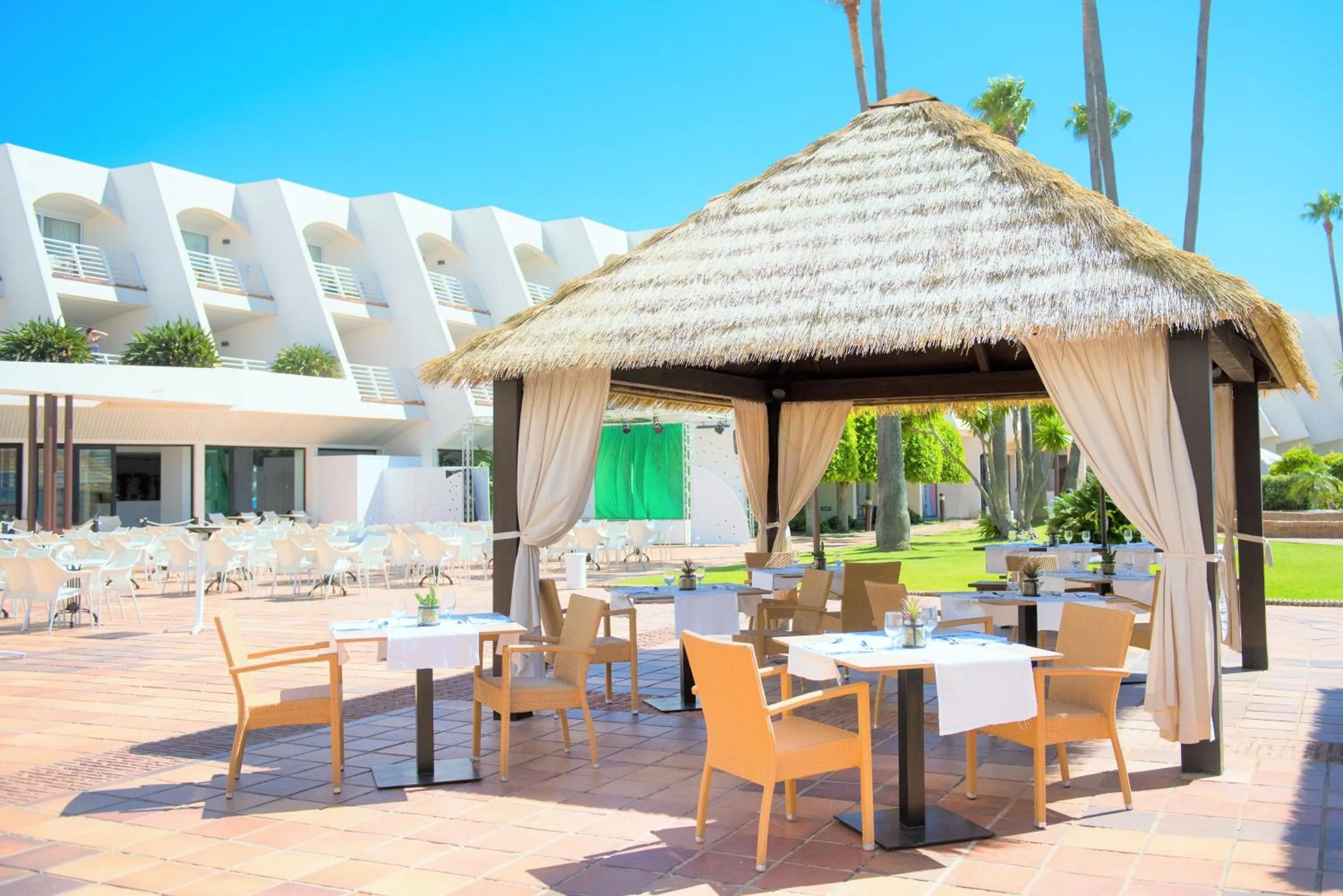 Restaurant/places to eat in Iberostar Waves Royal Andalus