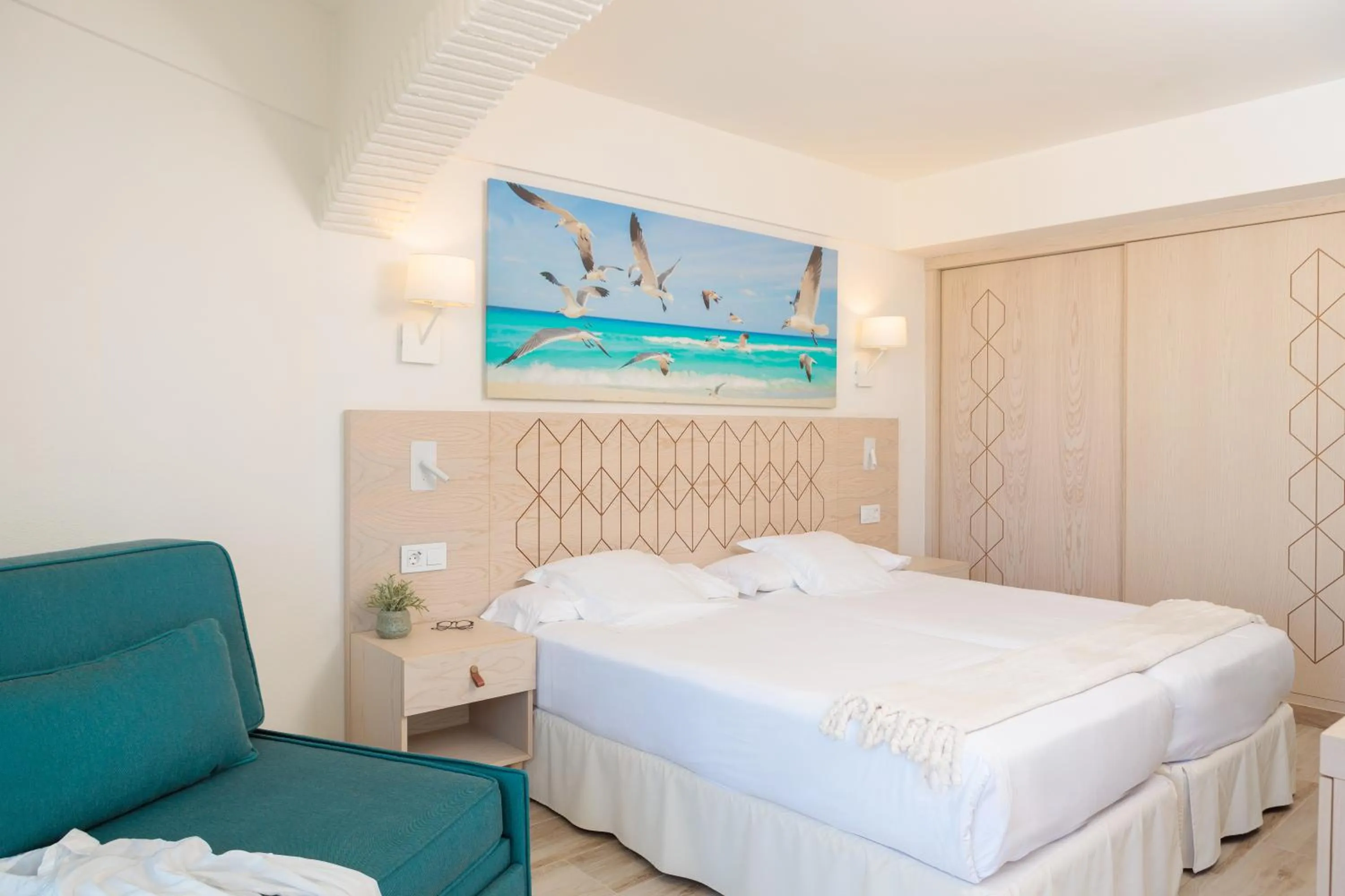 Bedroom, Bed in Iberostar Waves Royal Andalus