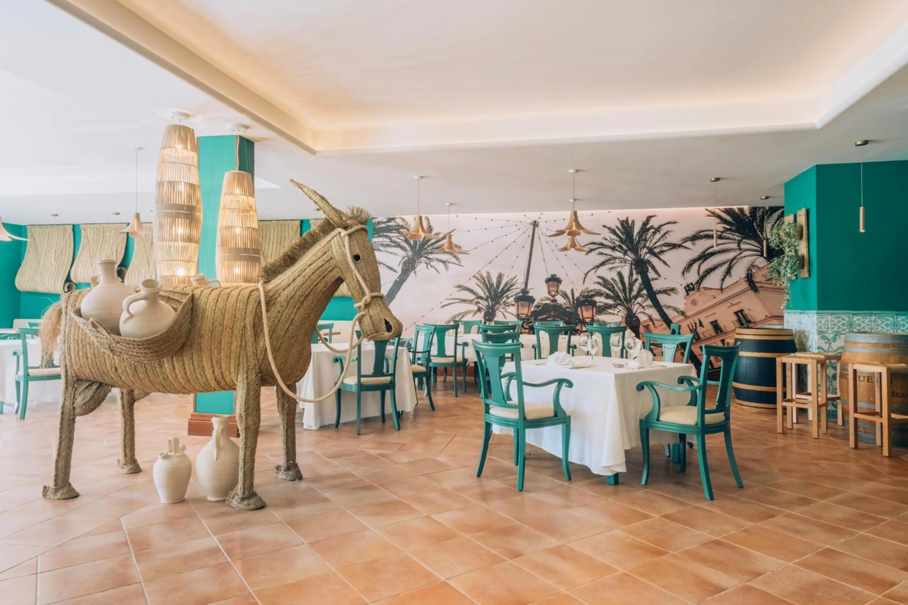 Dining area in Iberostar Waves Royal Andalus