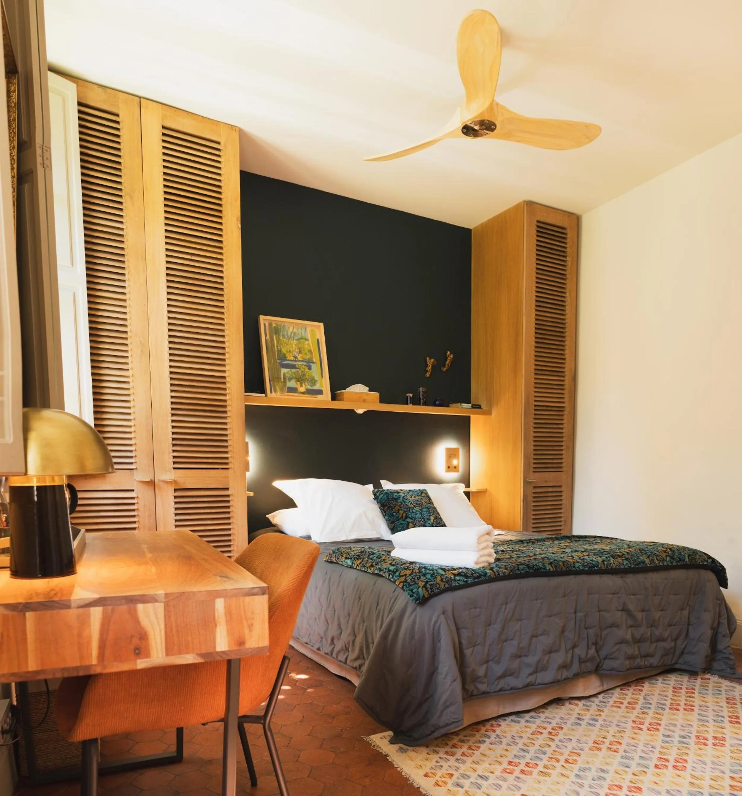 Photo of the whole room, Bed in Les Jardins de Baracane