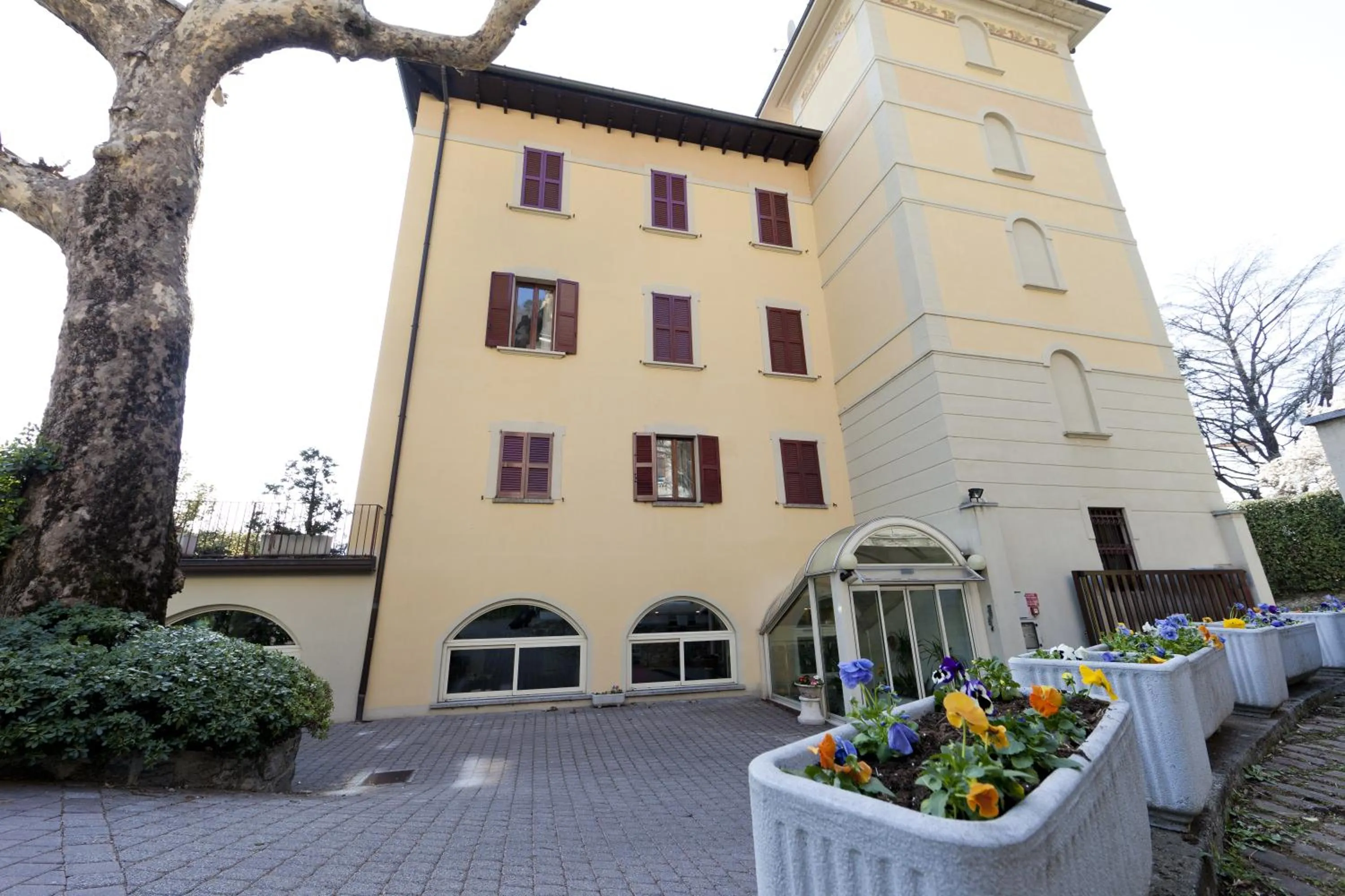 Property building in Hotel Quarcino