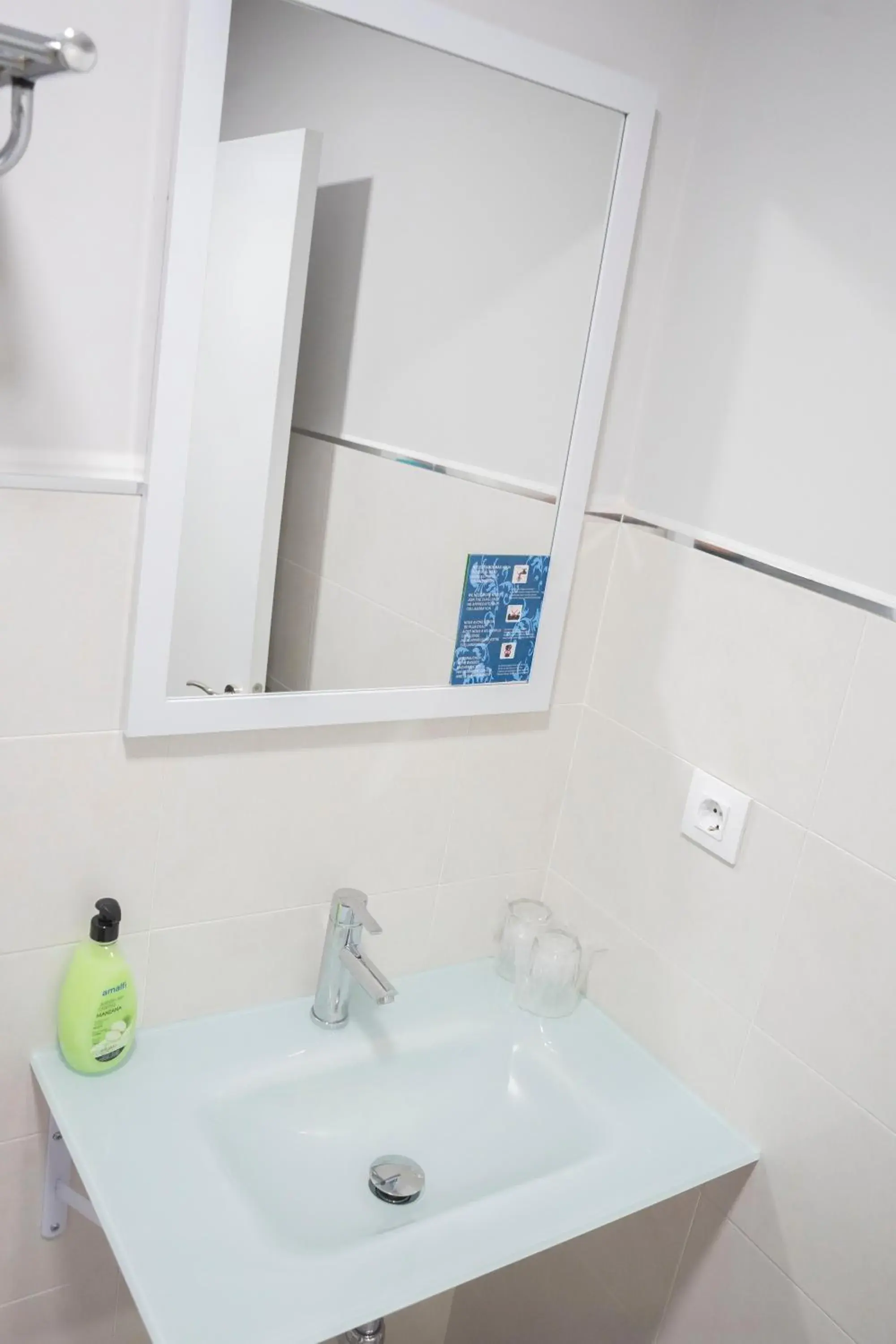 Triple Room with Bath in Hostal Goyesco Plaza Triple Room with Bath in Hostal Goyesco Plaza