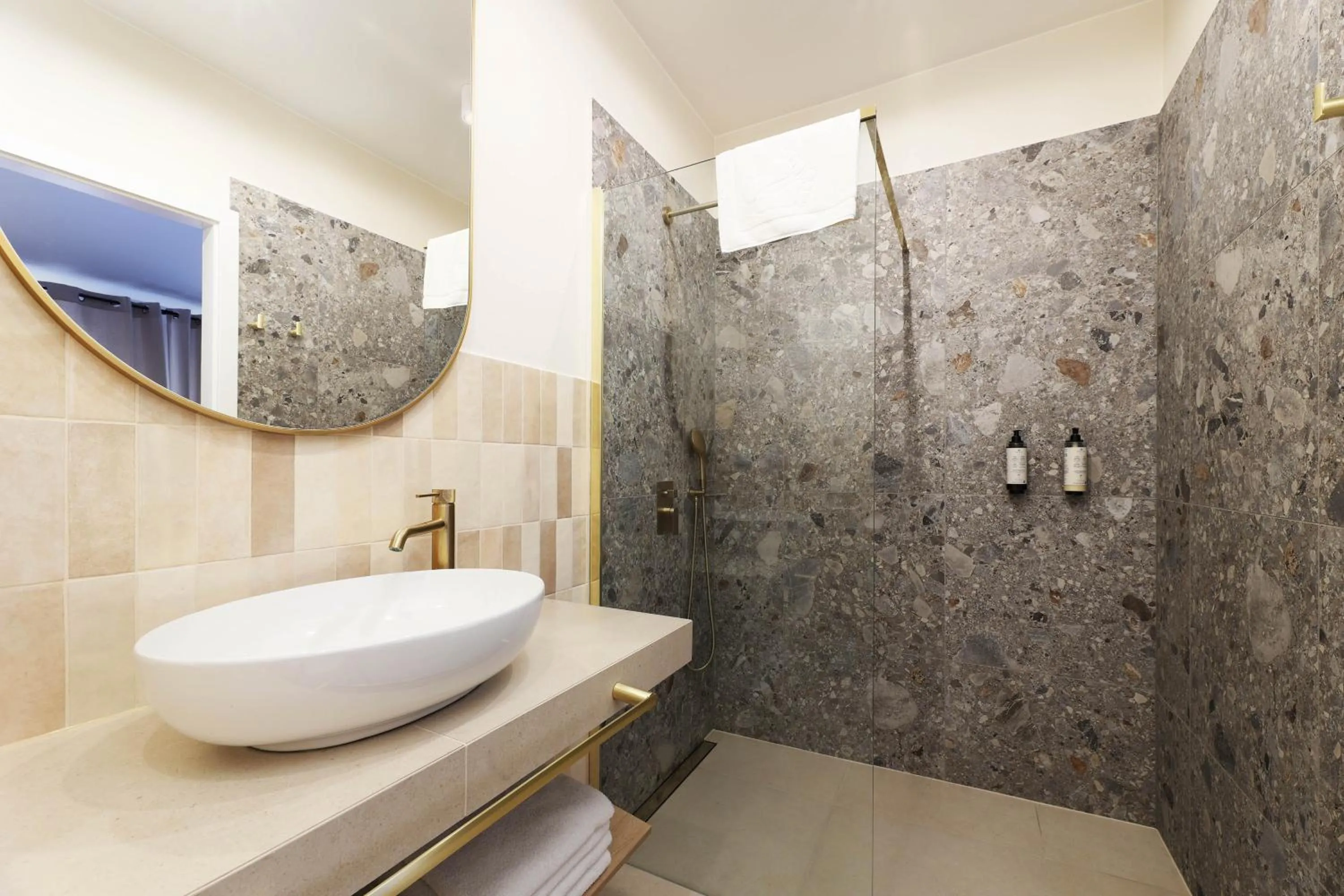 Shower in Hetman Main Square Apartments