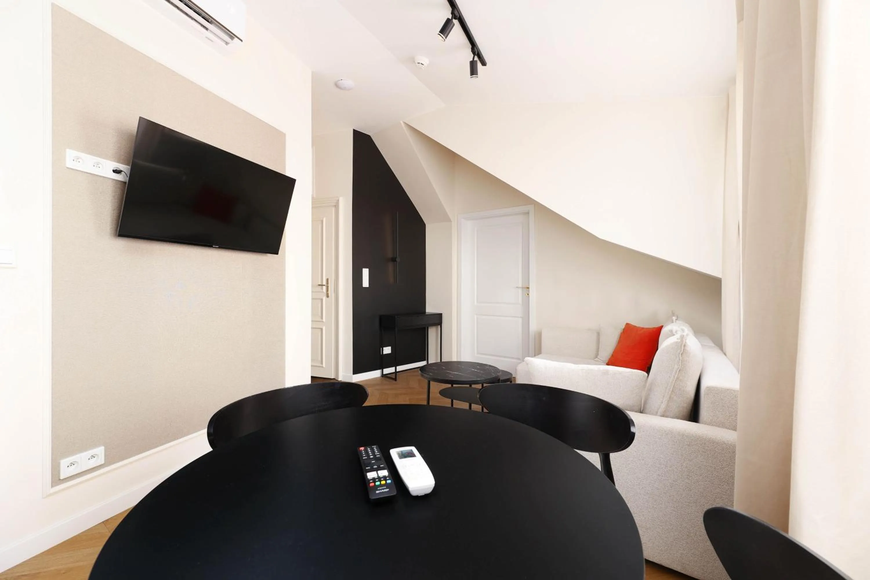 TV and multimedia in Hetman Main Square Apartments