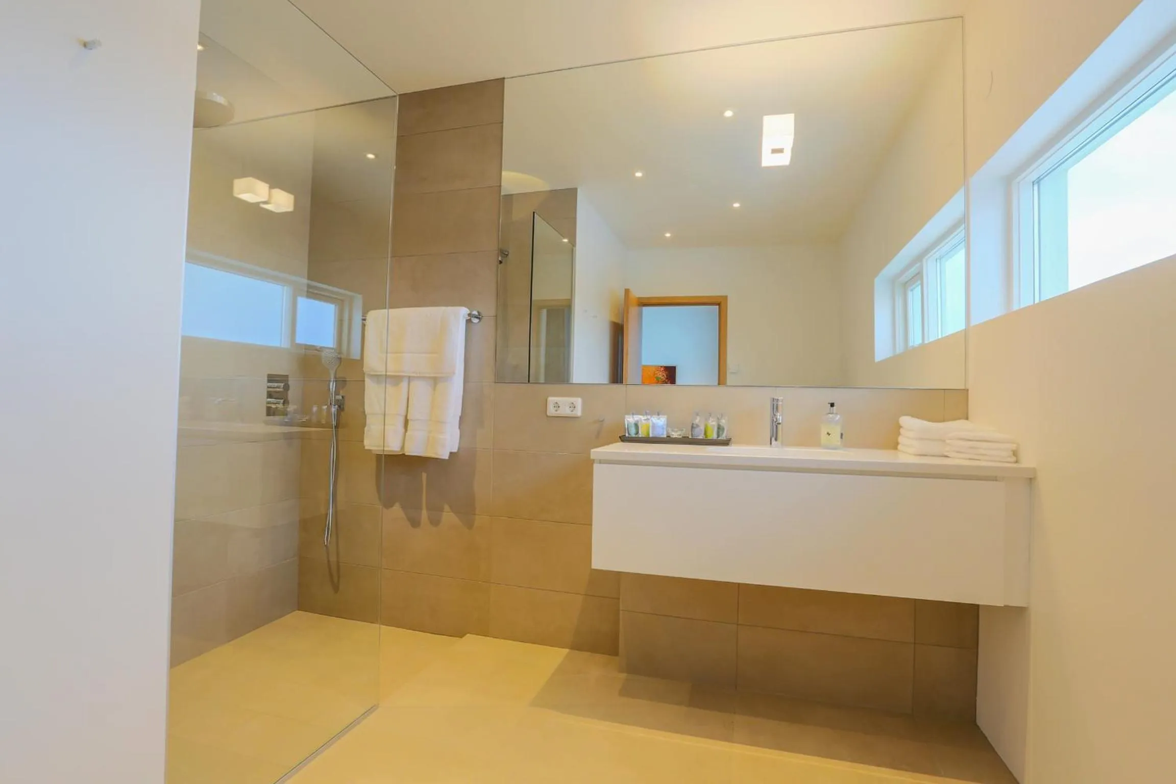 Bathroom in Apt. Hotel Hjalteyri