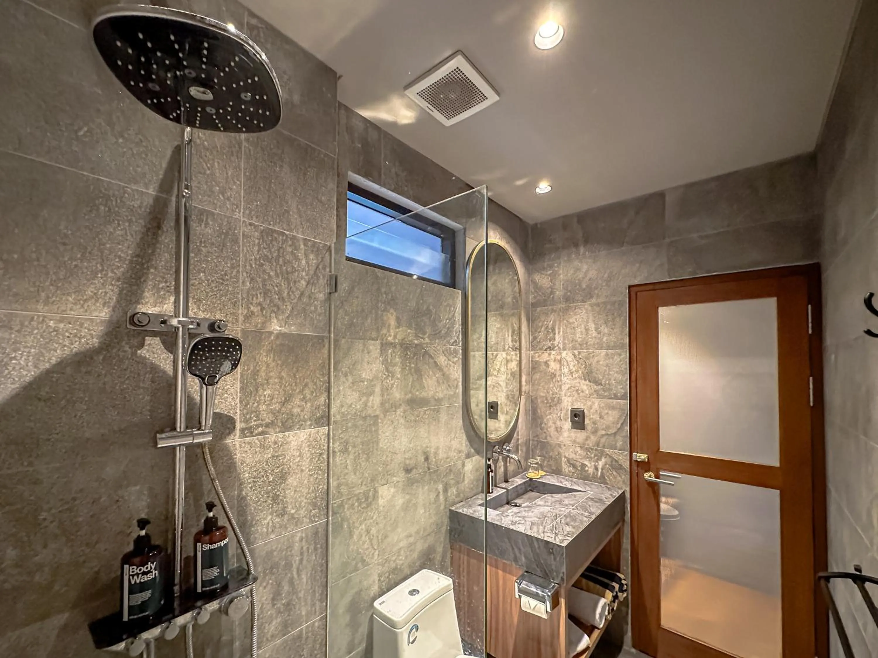 Bathroom in Balvanta Coliving