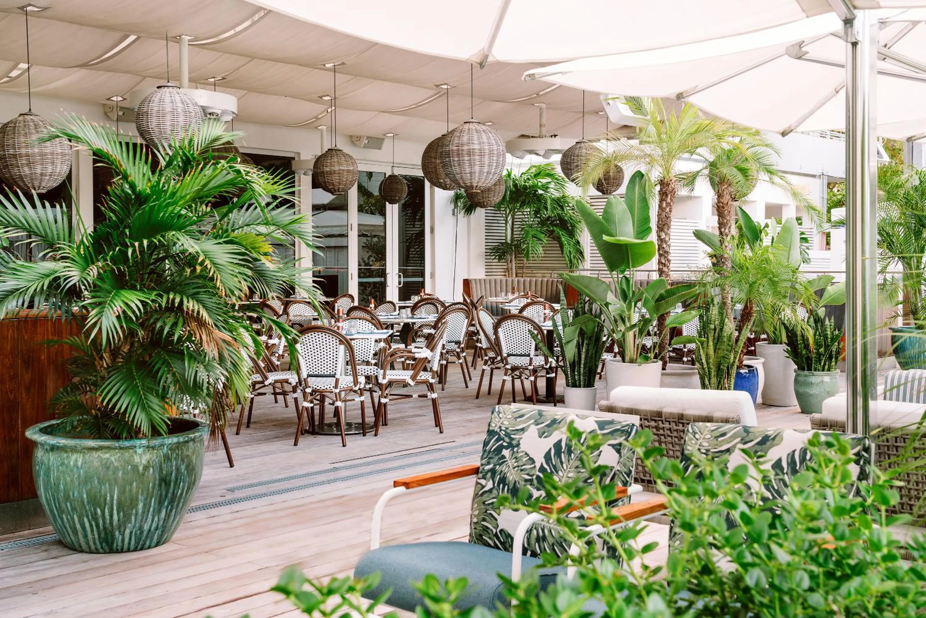 Restaurant/places to eat in Nautilus Sonesta Miami Beach