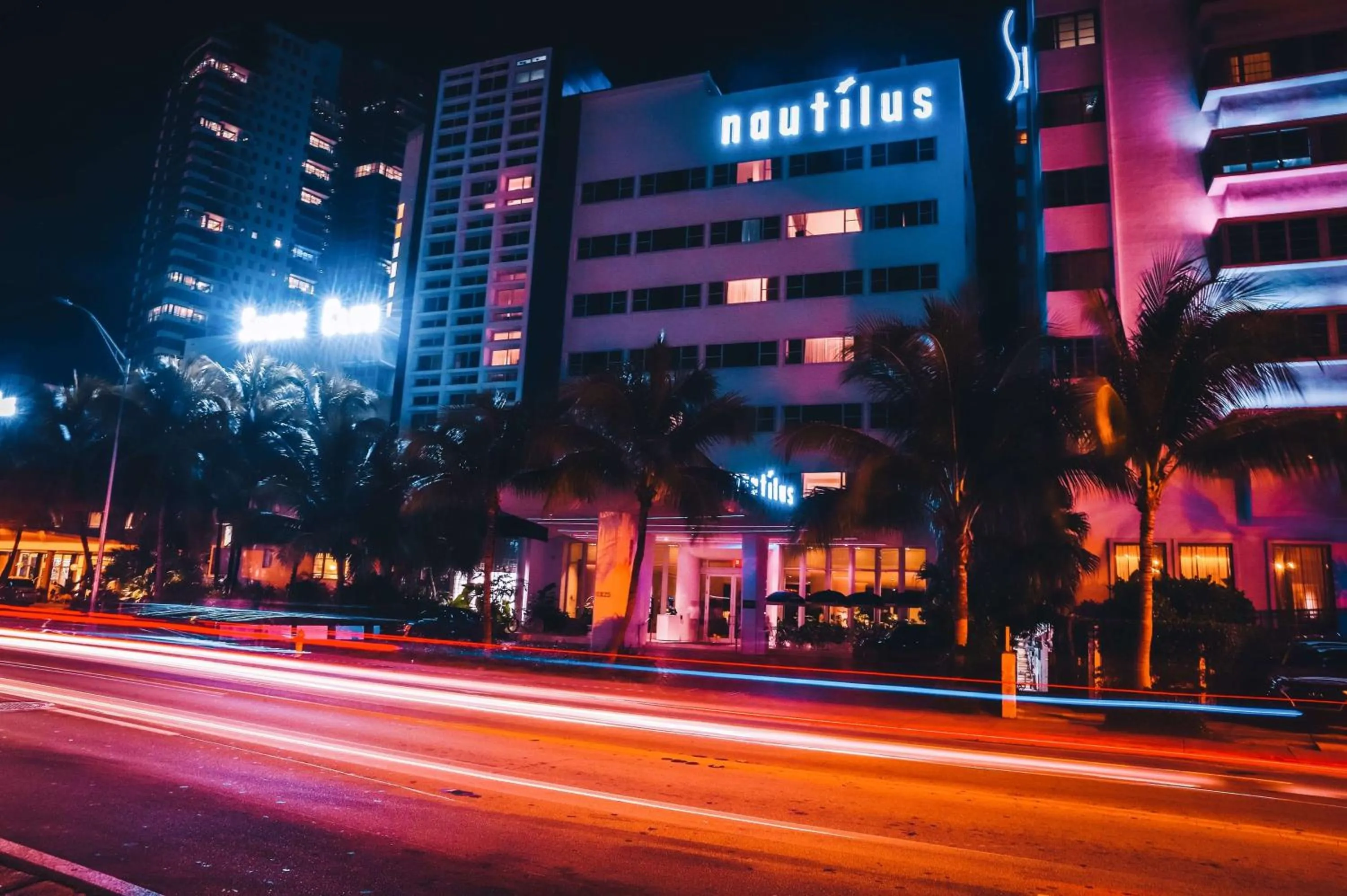 Property building in Nautilus Sonesta Miami Beach