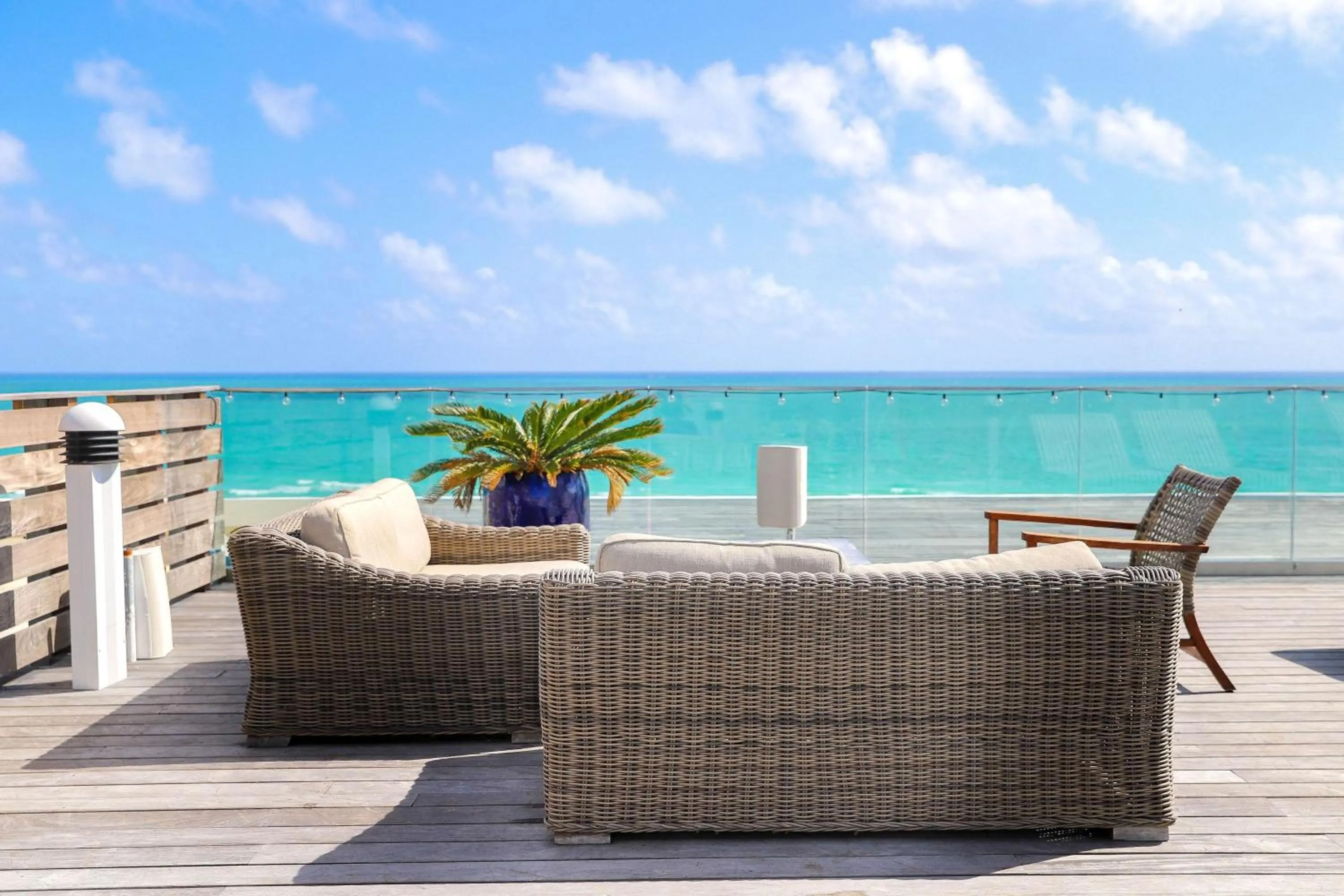 Beach in Nautilus Sonesta Miami Beach