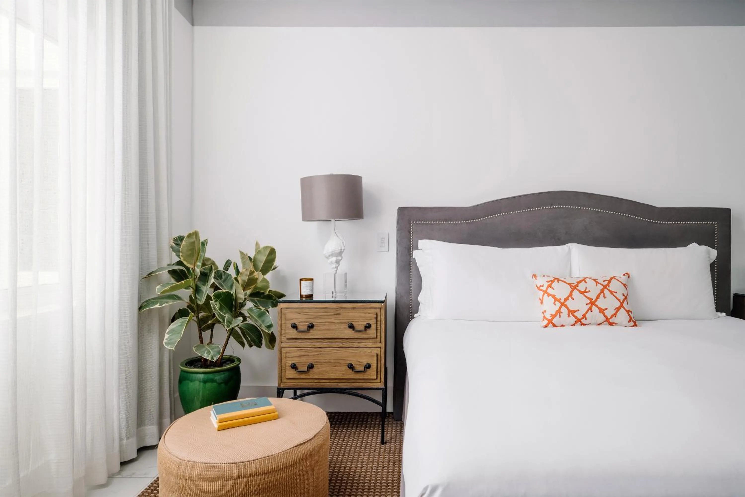 Bed in Nautilus Sonesta Miami Beach