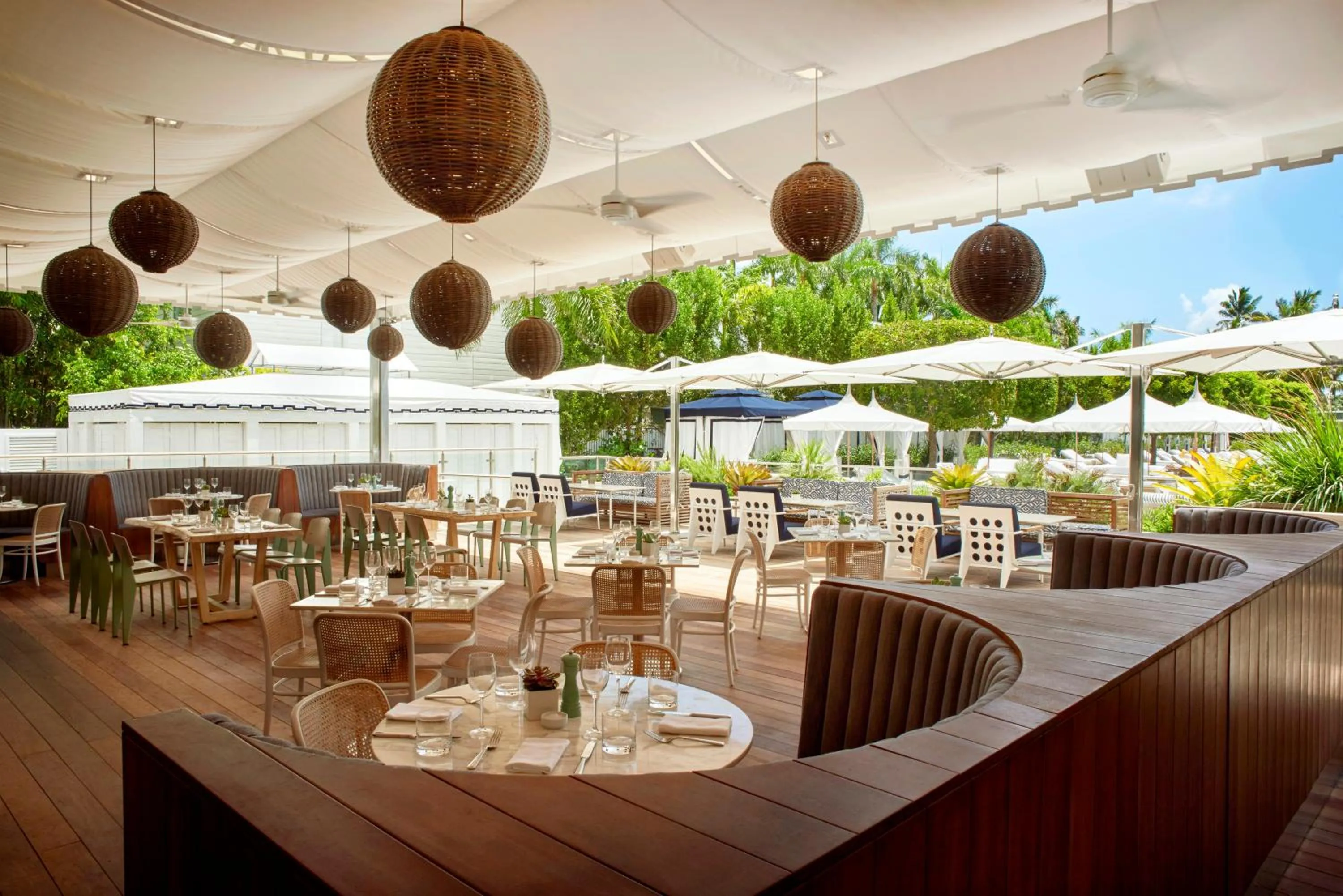Restaurant/places to eat in Nautilus Sonesta Miami Beach